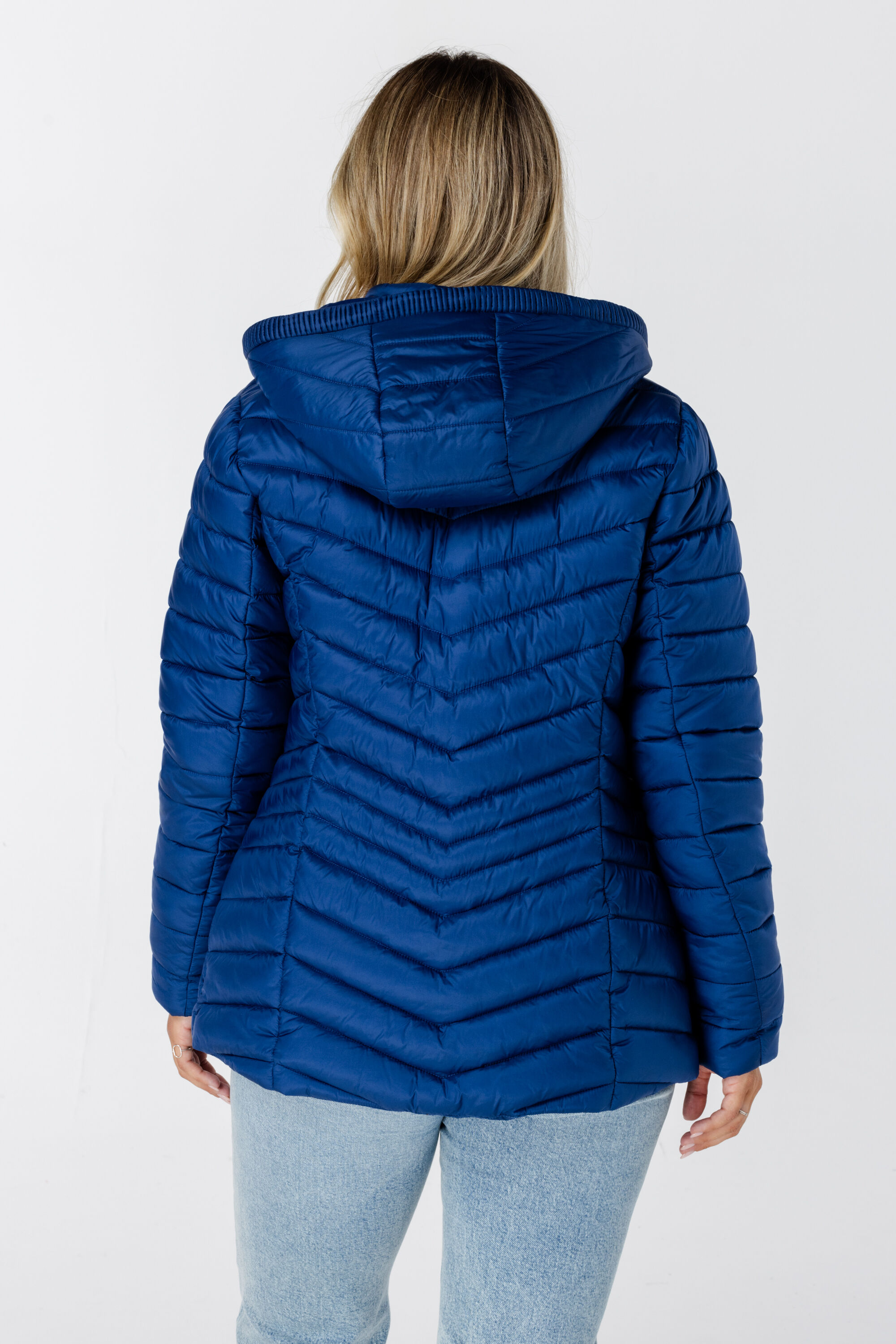 Veste l&eacute;g&egrave;rement matelass&eacute;e image number 3