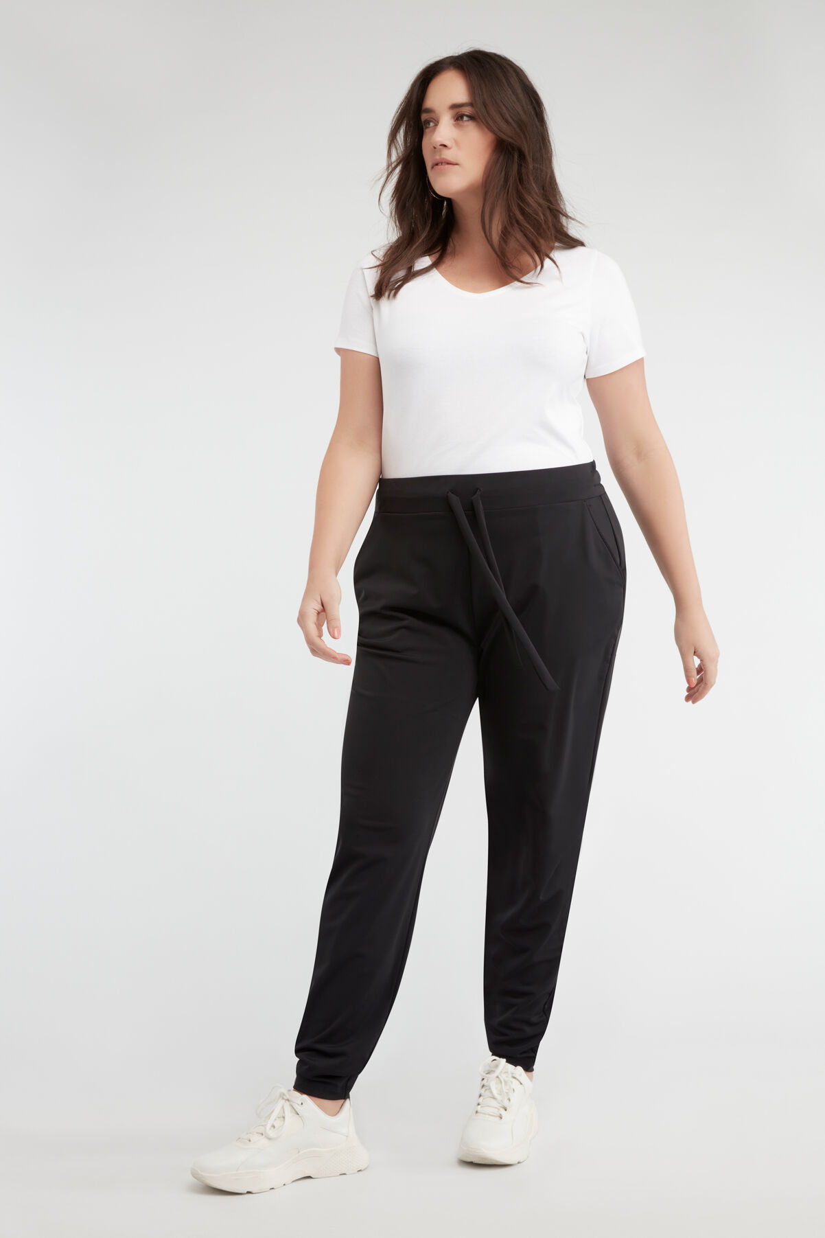 Pantalon coupe ample image number 5