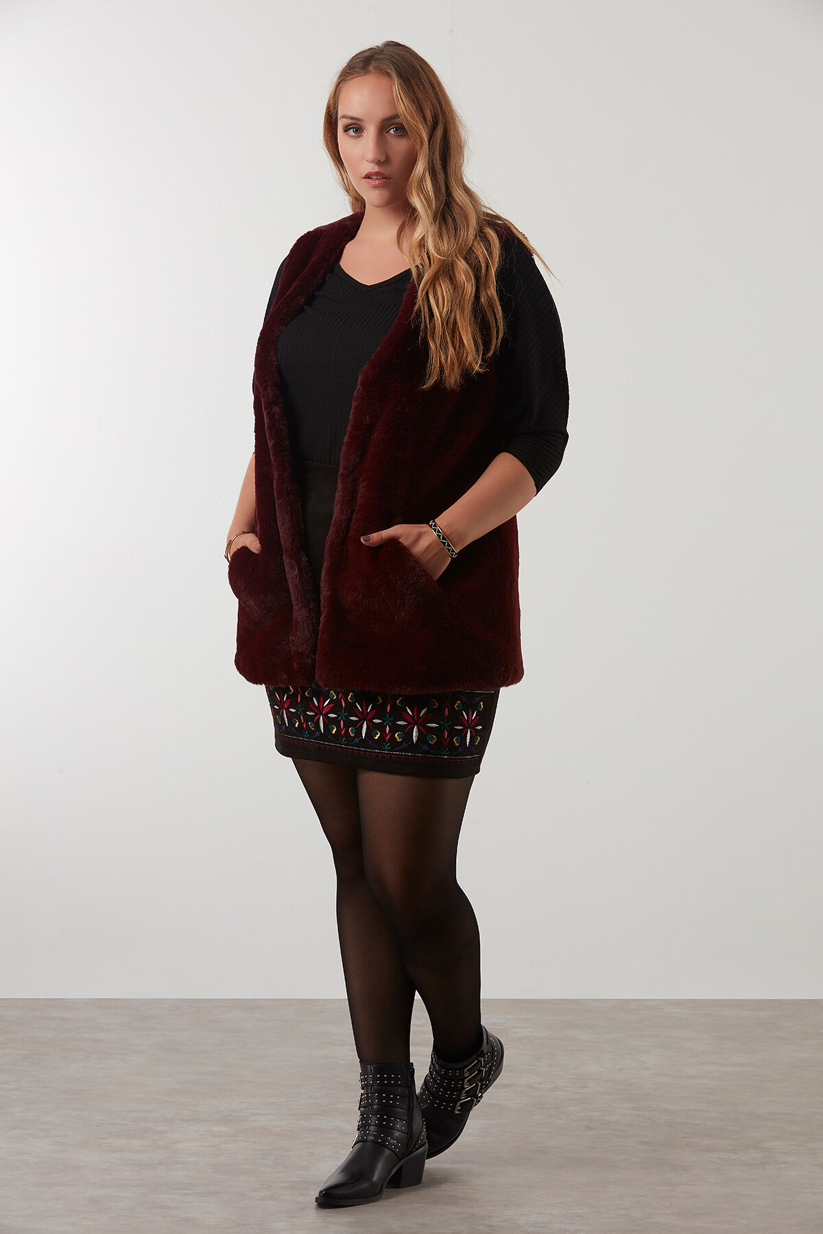 Gilet en fausse fourrure image number 3