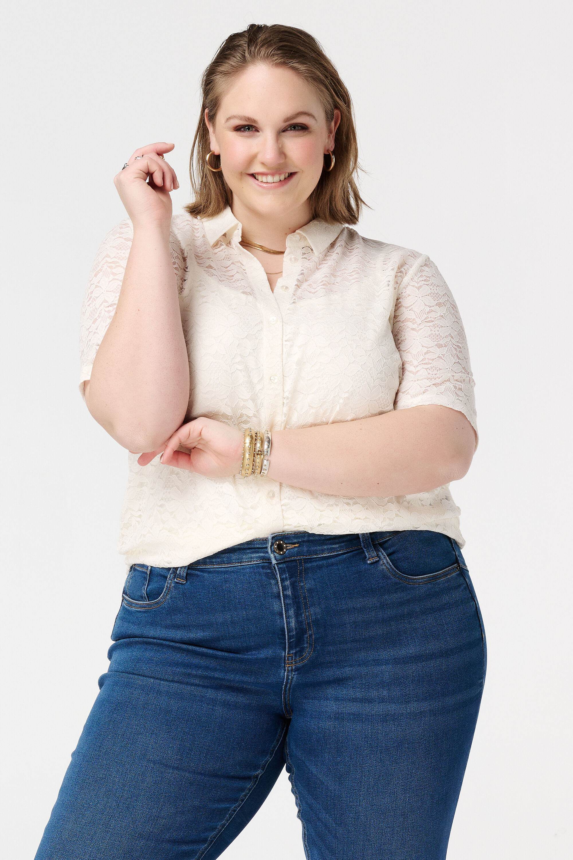 Top en dentelle &agrave; manches courtes