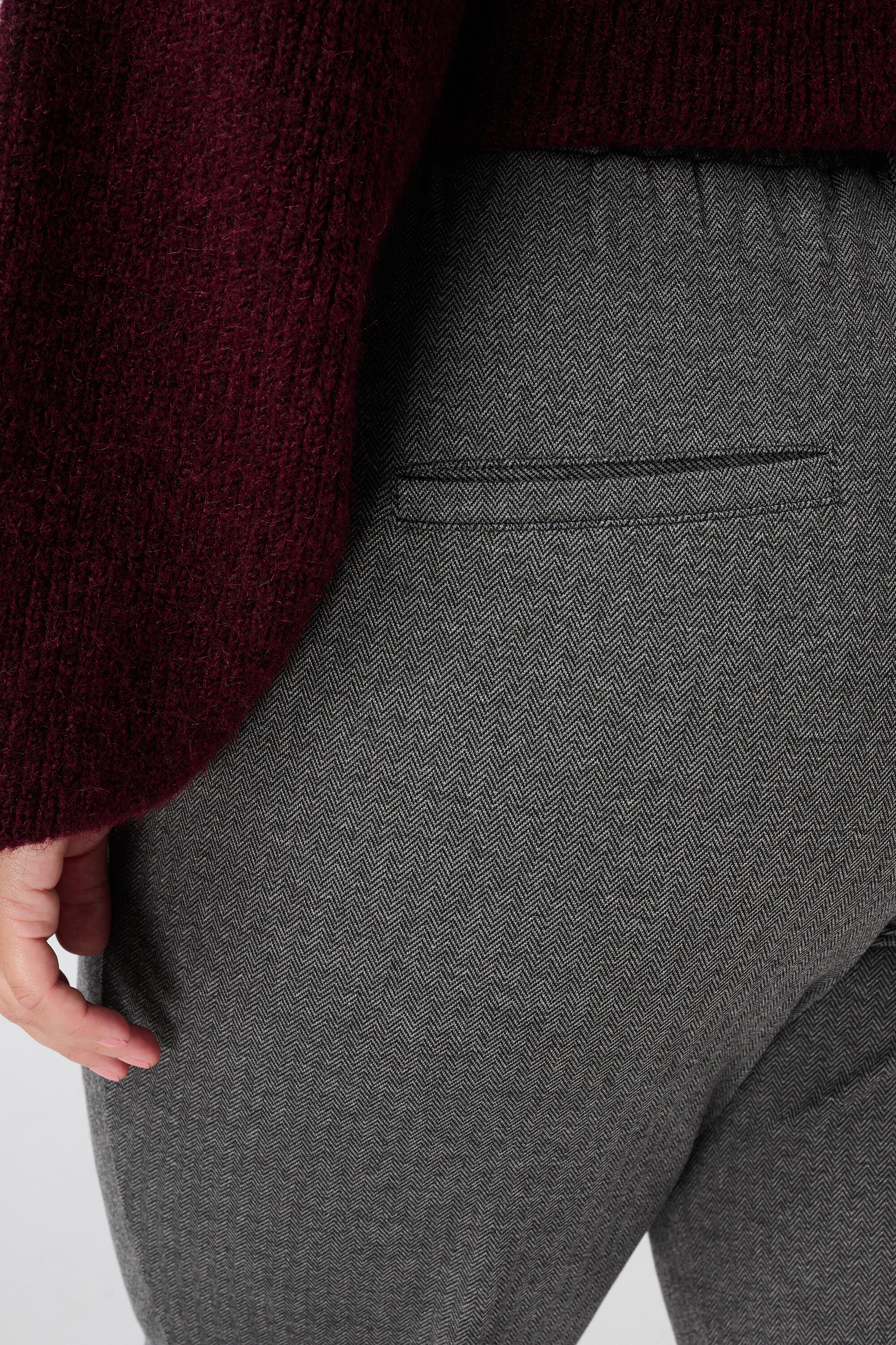 Pantalon slim fit avec ceinture image number 6