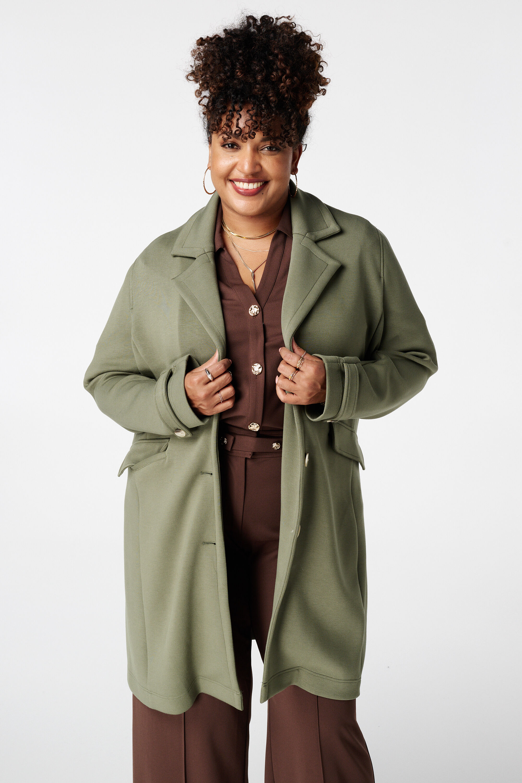 Manteau avec fermeture &agrave; boutons