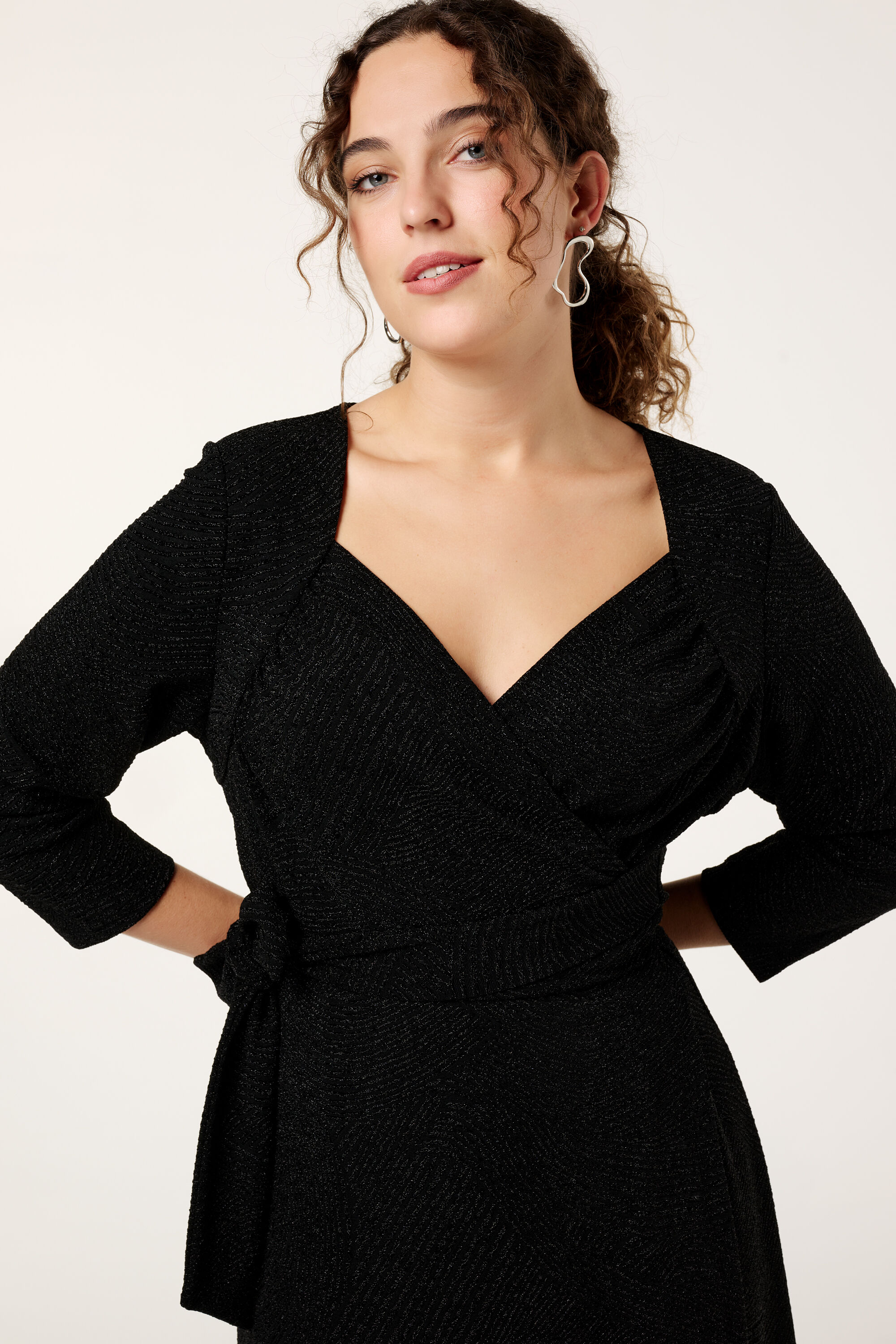 Robe midi &agrave; paillettes image number 4