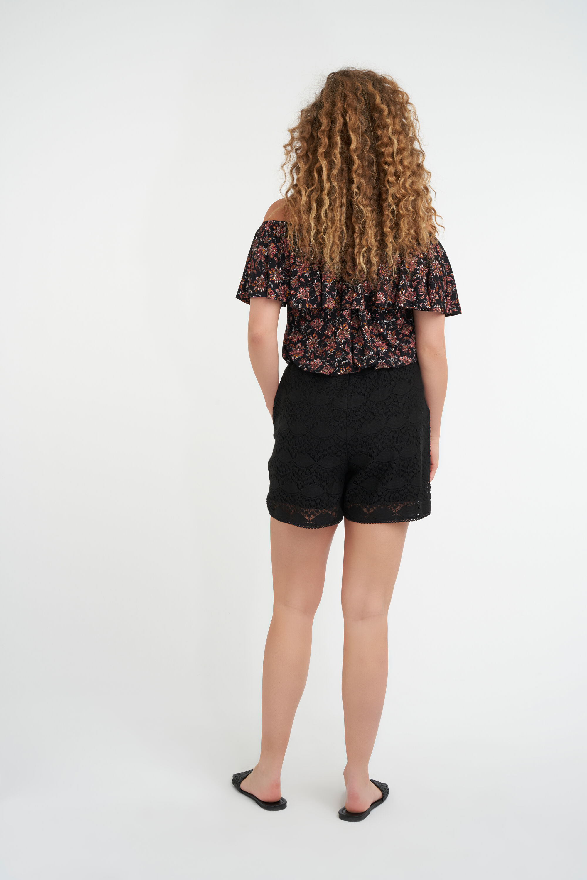 Short en dentelle image number 4