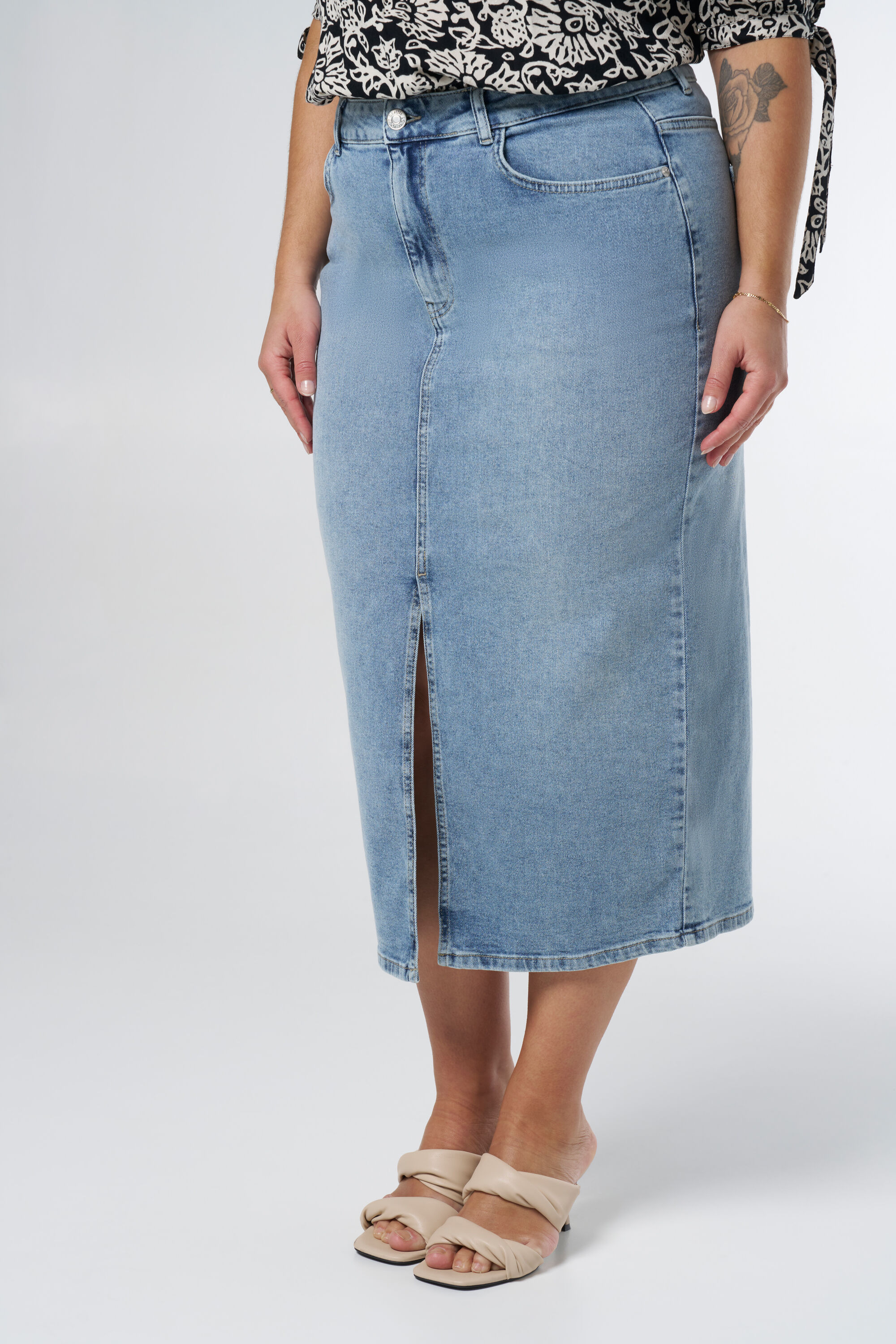 Femmes Jupe midi en denim avec fente MS Mode