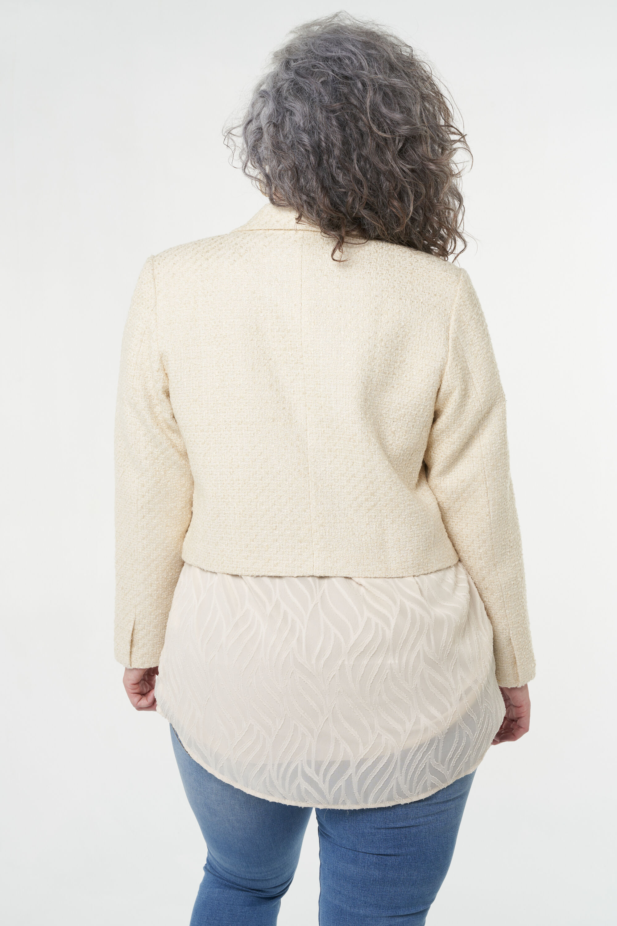 Blazer court image number 4