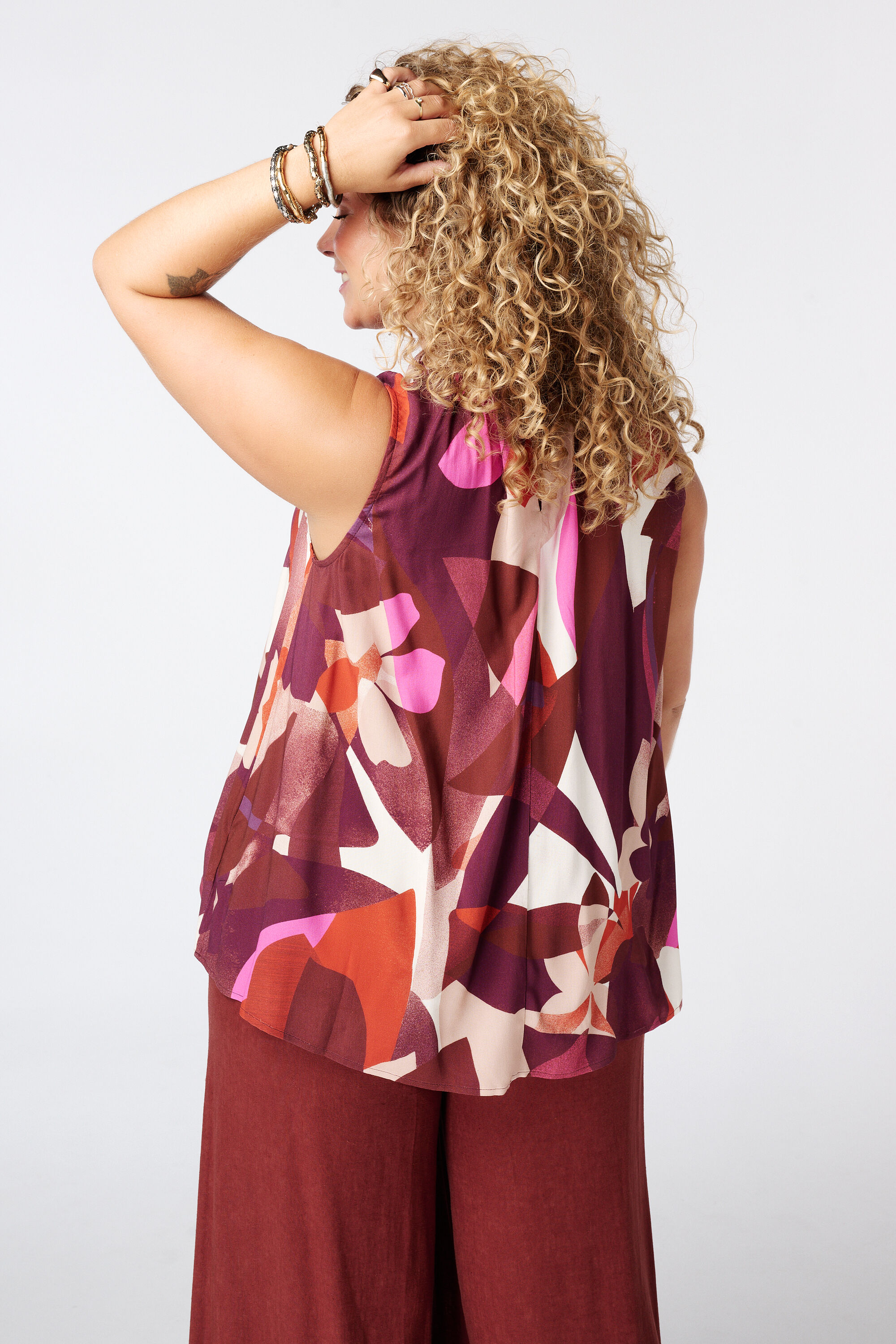 Blouse &agrave; col montant image number 3