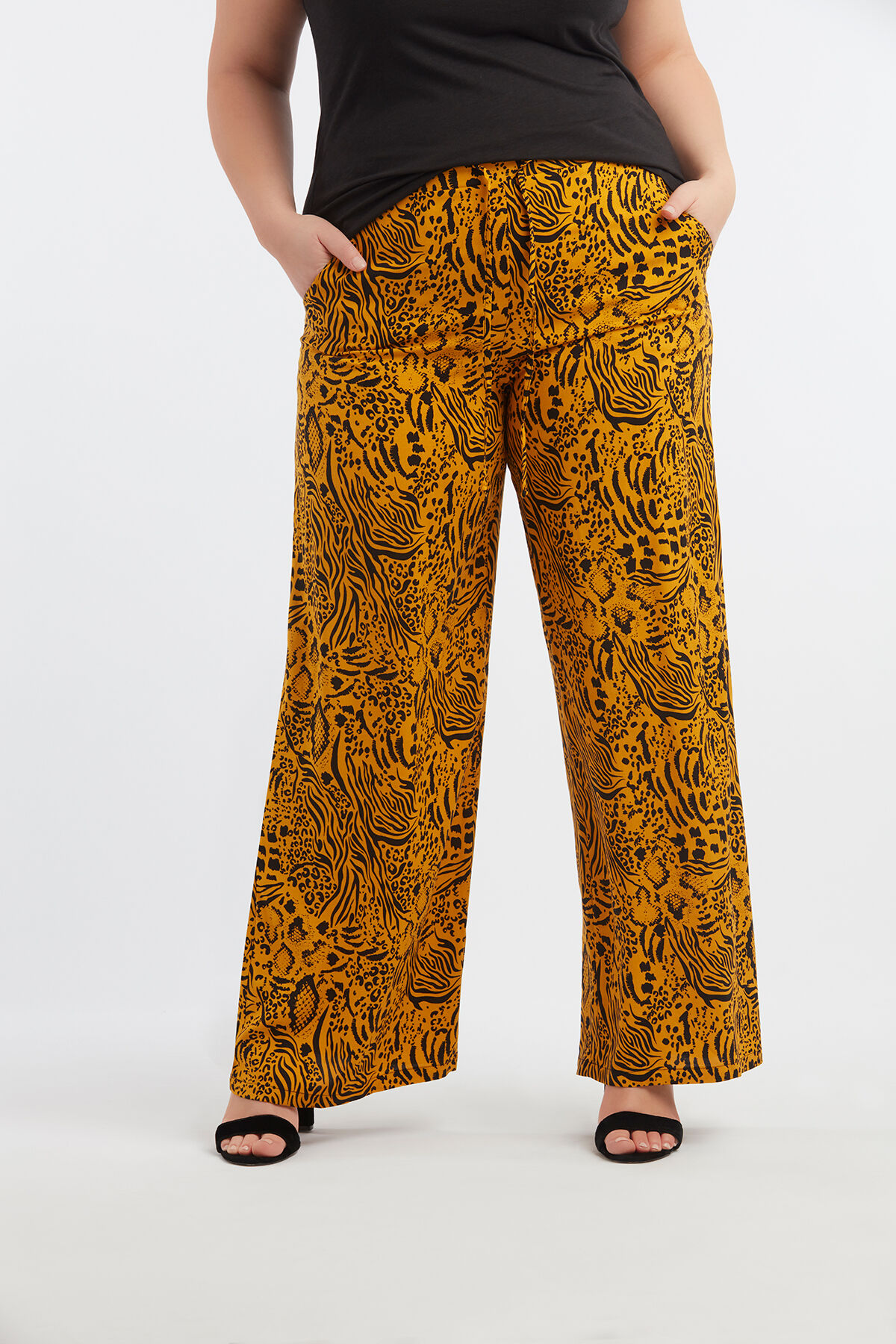 Pantalon large avec imprim&eacute; int&eacute;gral  image number 3