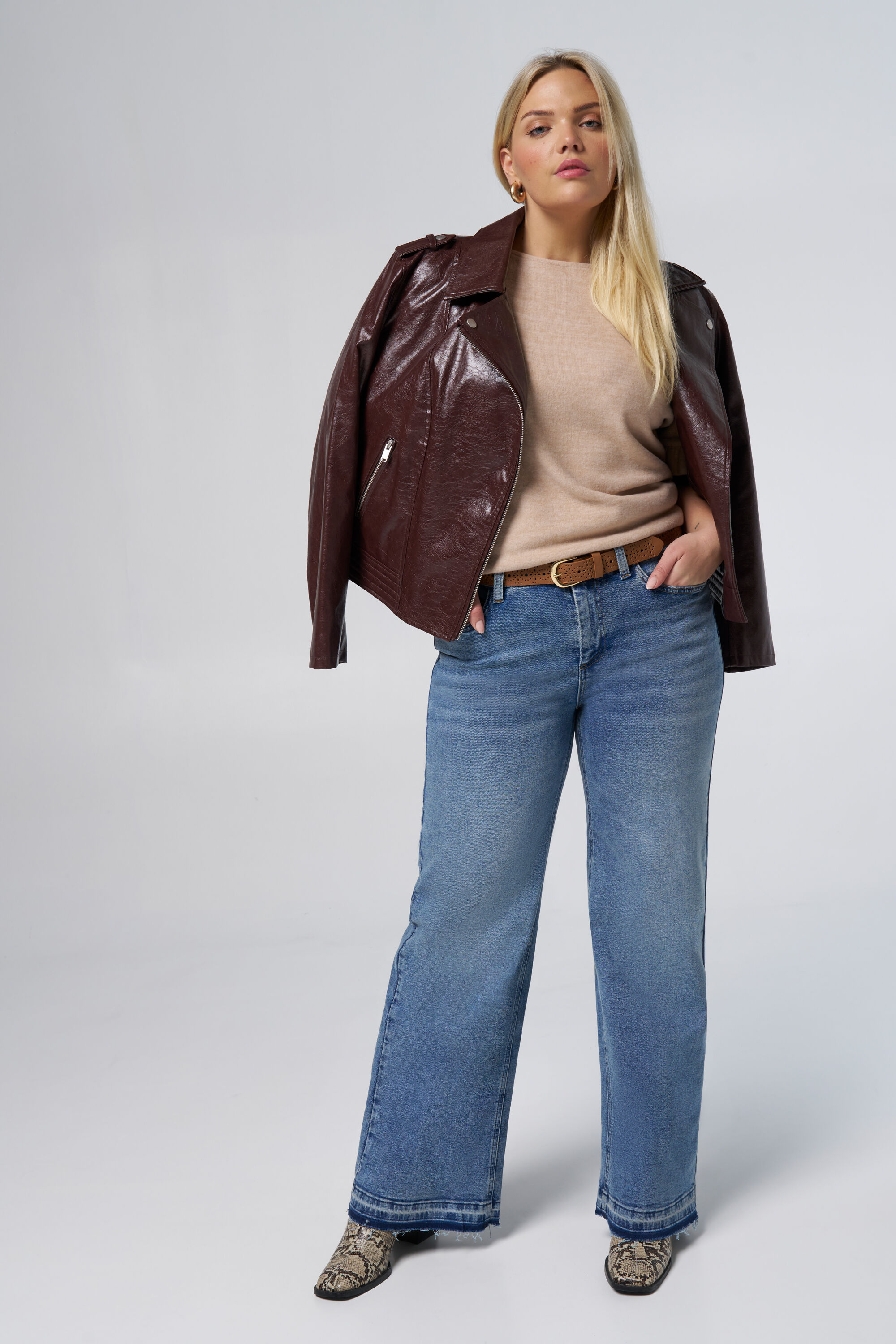 Top &agrave; manches volant&eacute;es image number 6