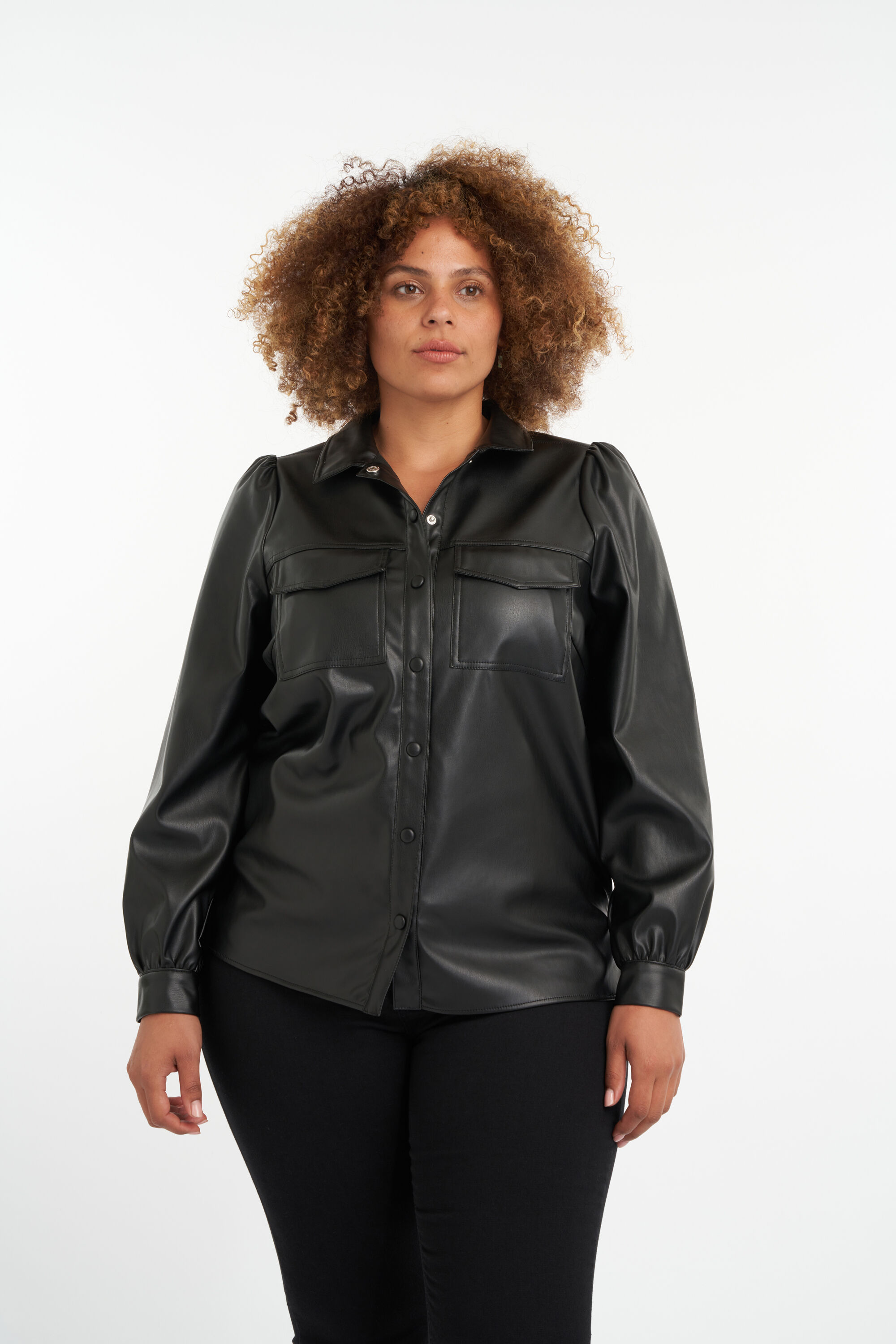 Chemisier en similicuir &agrave; manches bouffantes image number 5