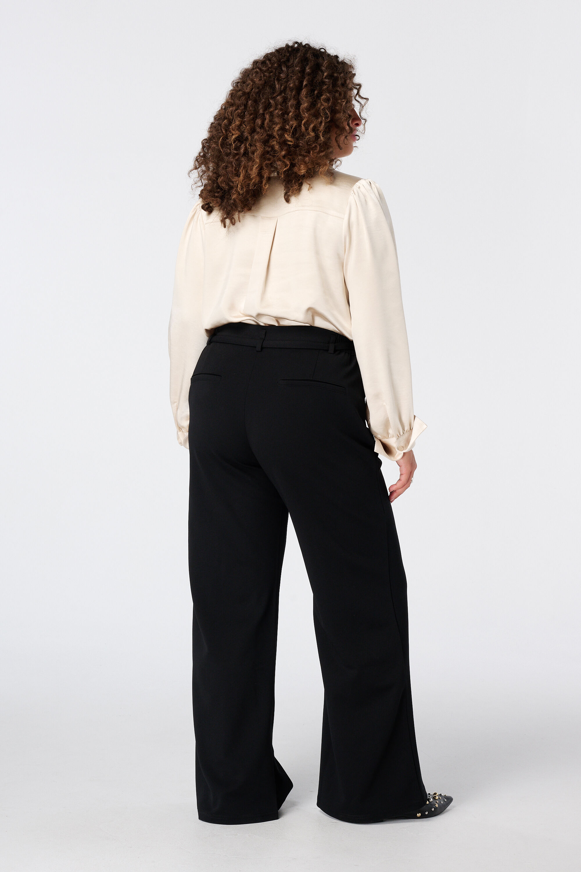 Pantalon droit avec ceinture image number 3