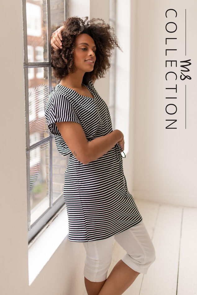 Tunique décorée en dentelle image number 0