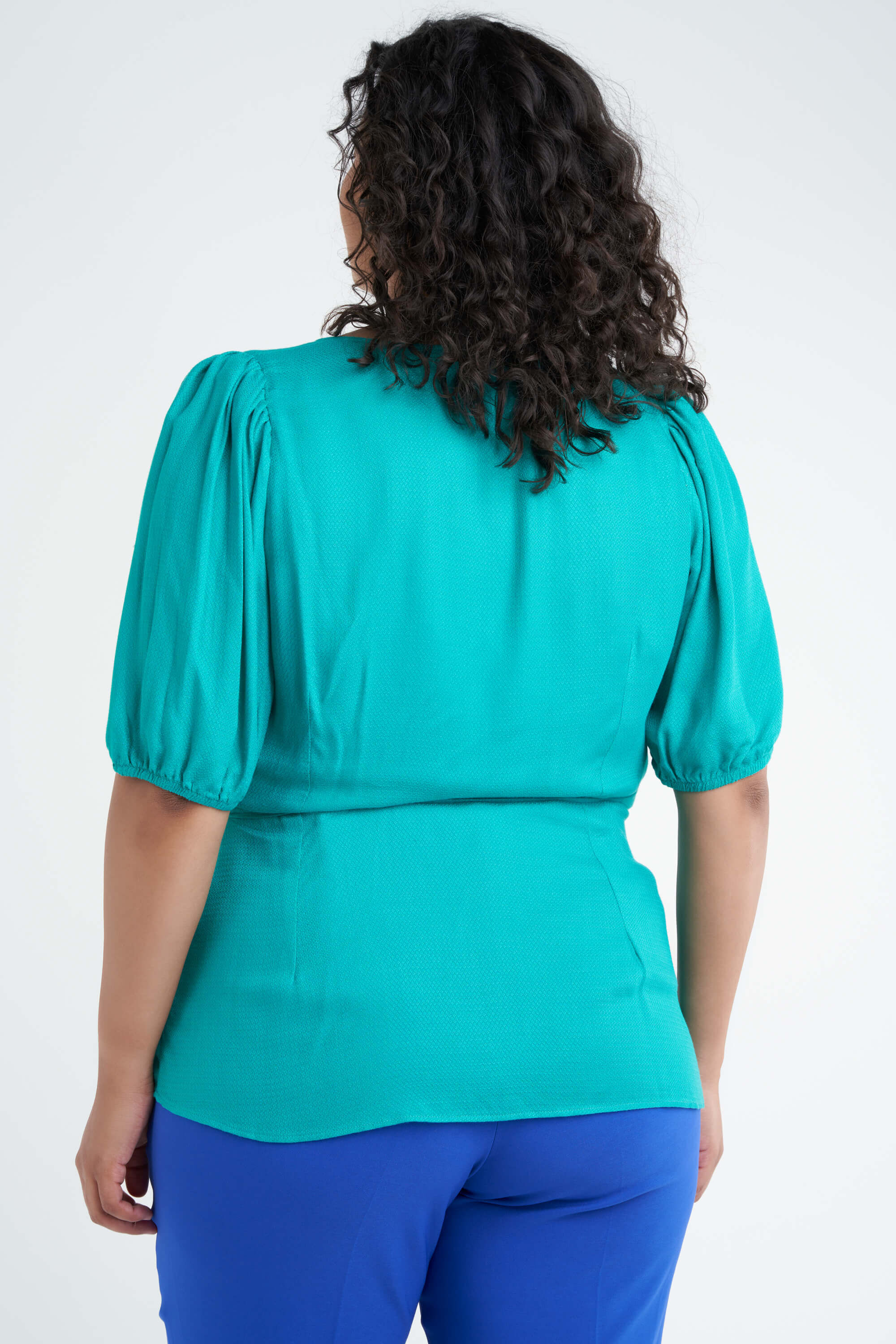 Chemisier cache-c&oelig;ur &agrave; manches bouffantes image number 4