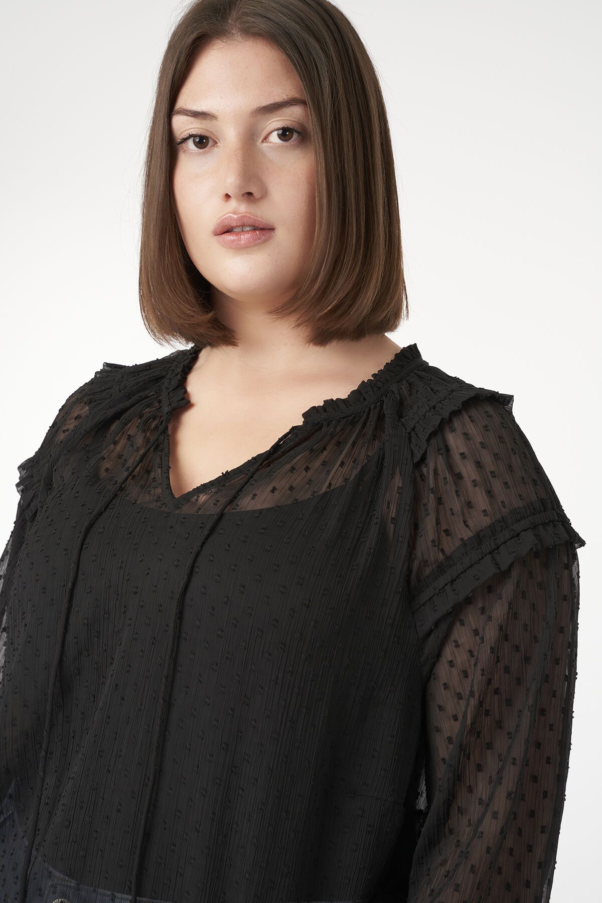 Chemisier semi-transparent &agrave; volants image number 4