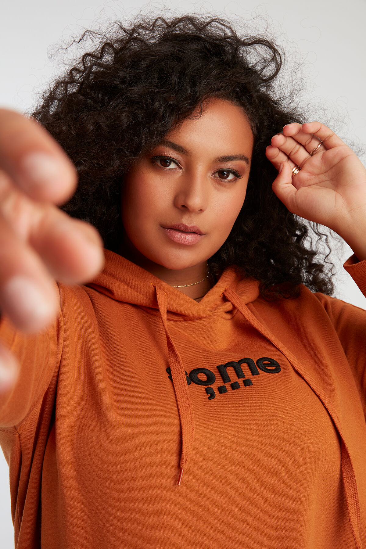 Robe sweat avec capuche image number 4