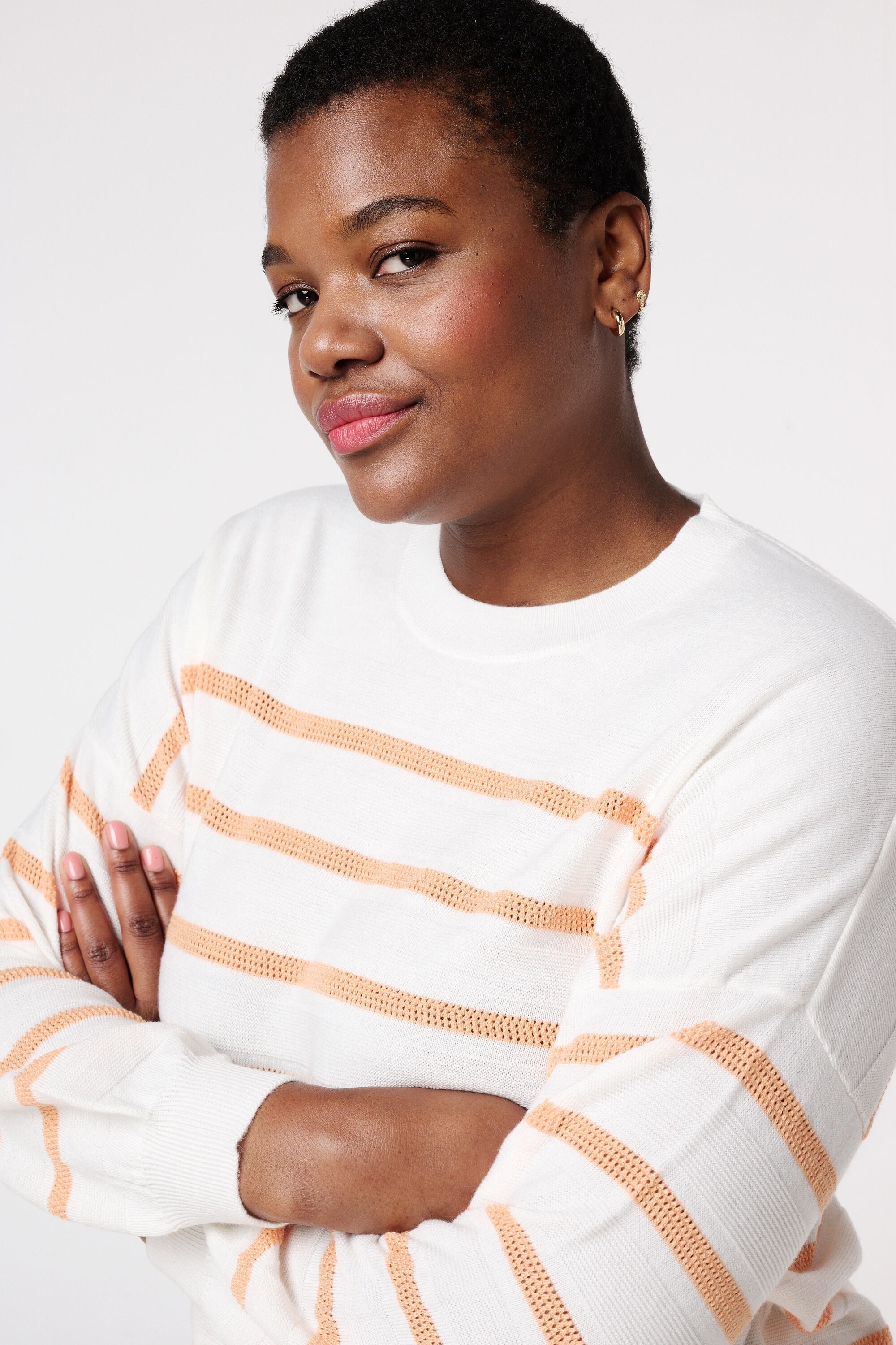 Pull ray&eacute; &agrave; mailles fines image number 3