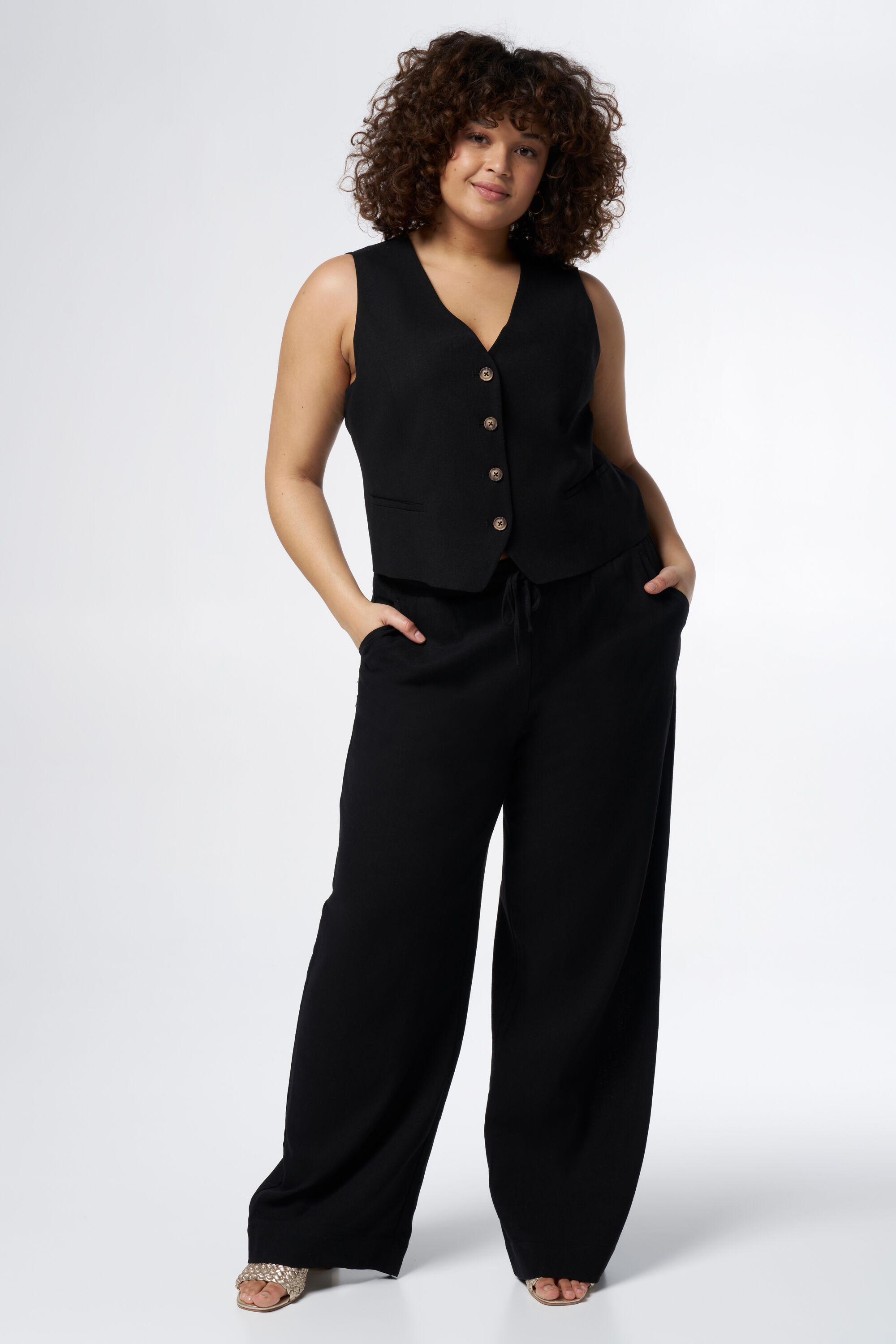 Gilet en lin avec boutons &eacute;caille image number 6