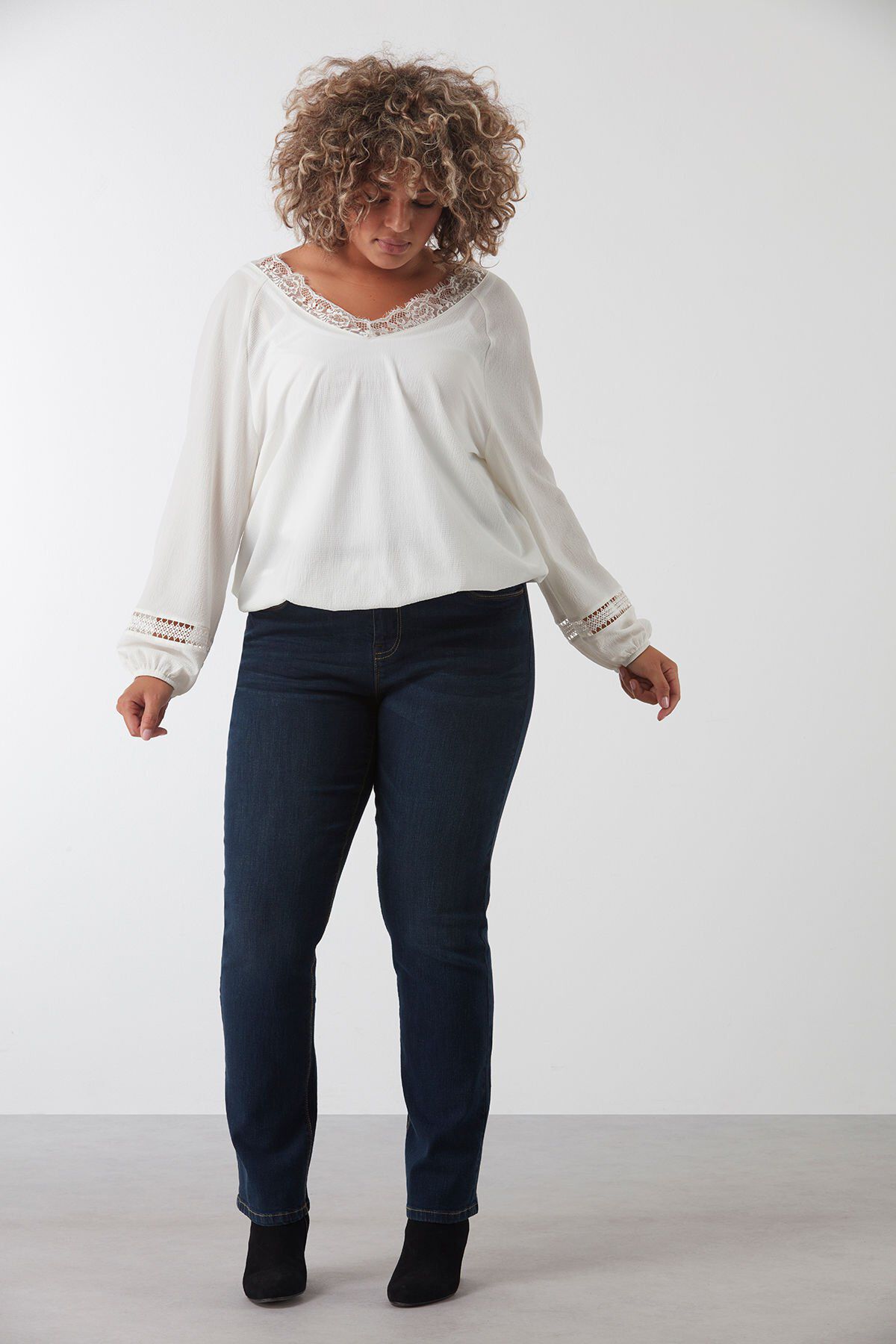 Chemisier avec col en dentelle  image number 5