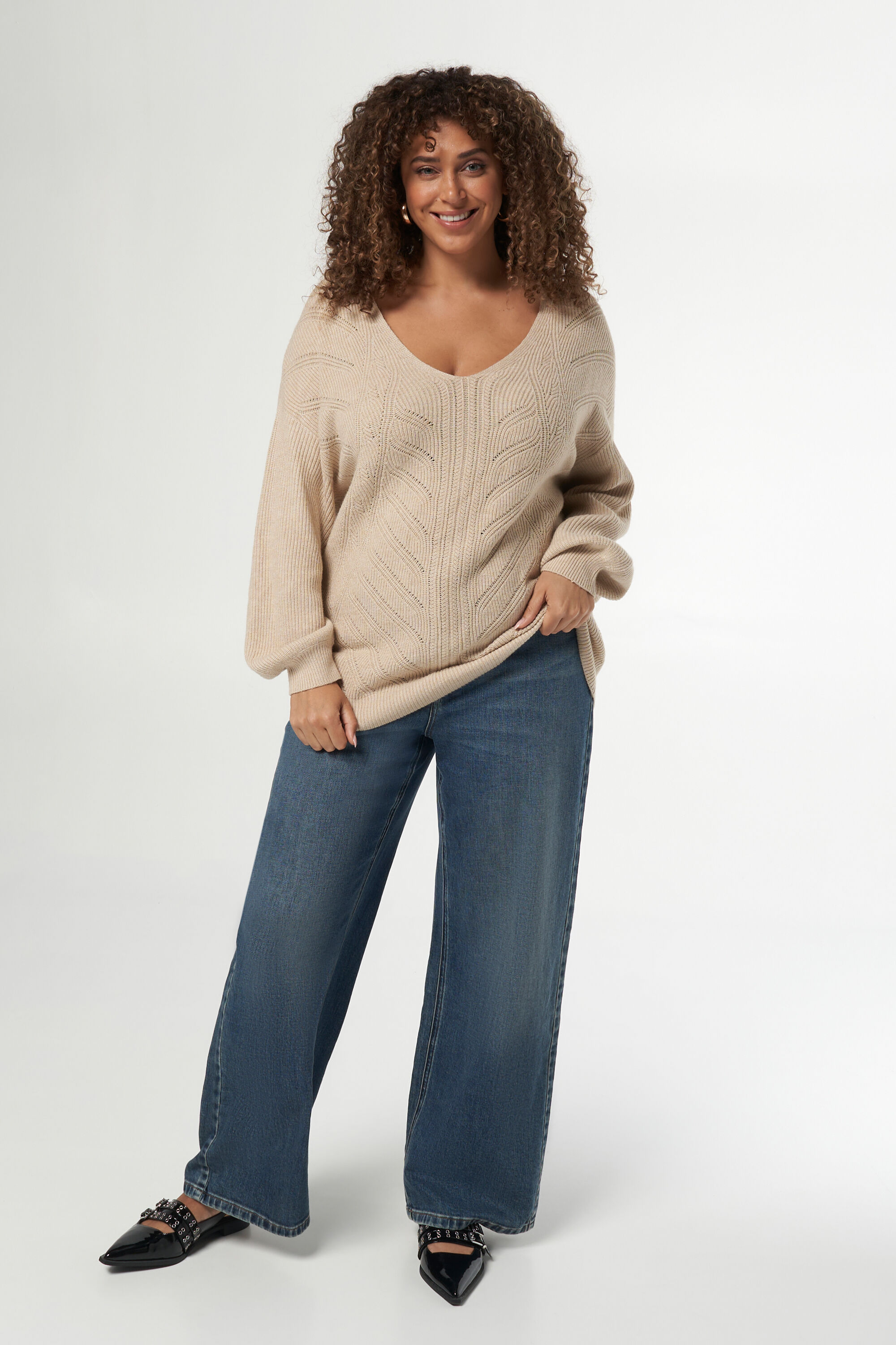 Pull avec col en V  image number 5