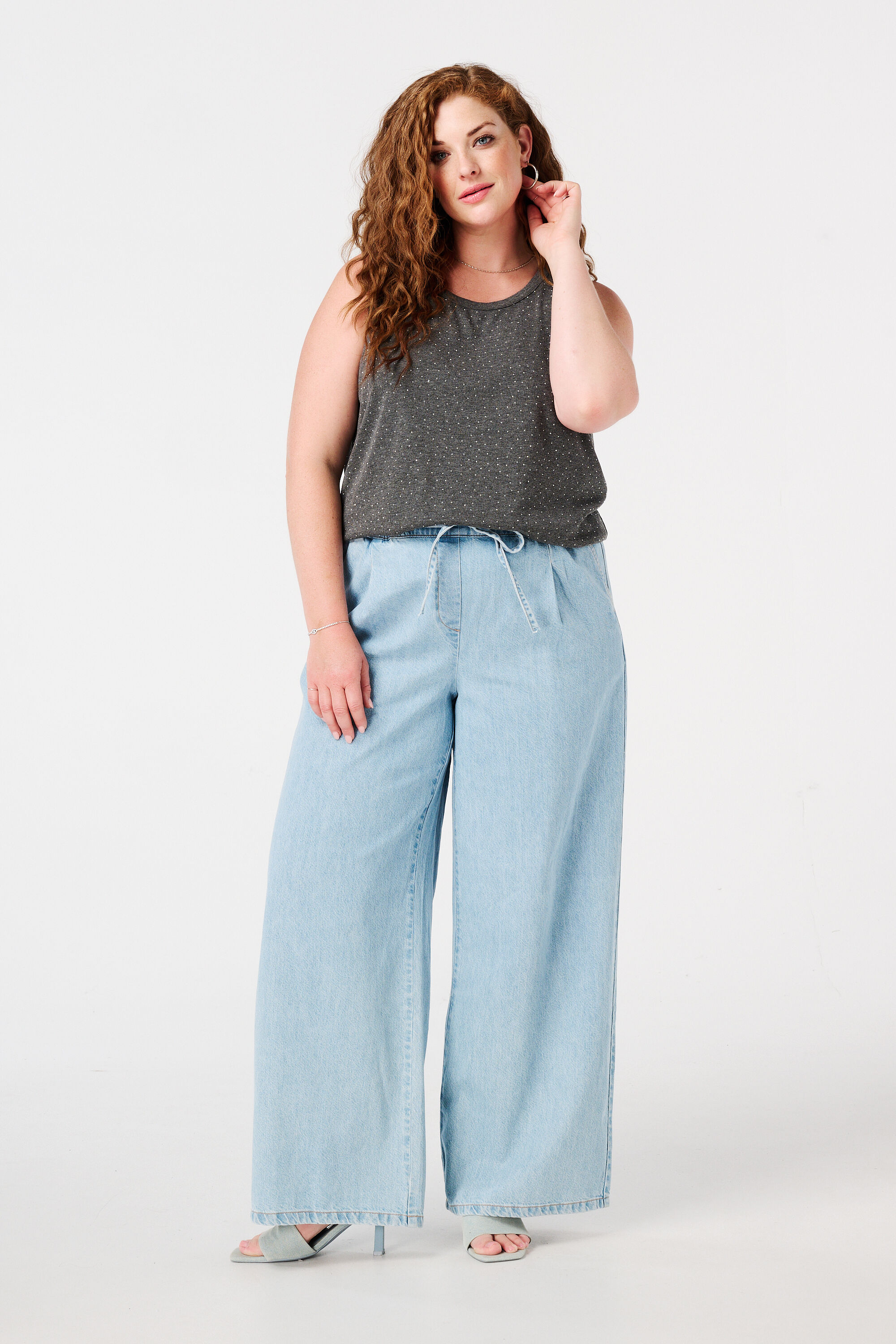 D&eacute;bardeur &agrave; strass image number 5