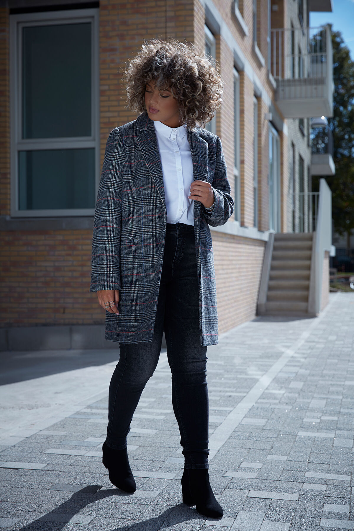 Manteaux en laine &agrave; carreaux  image number 3