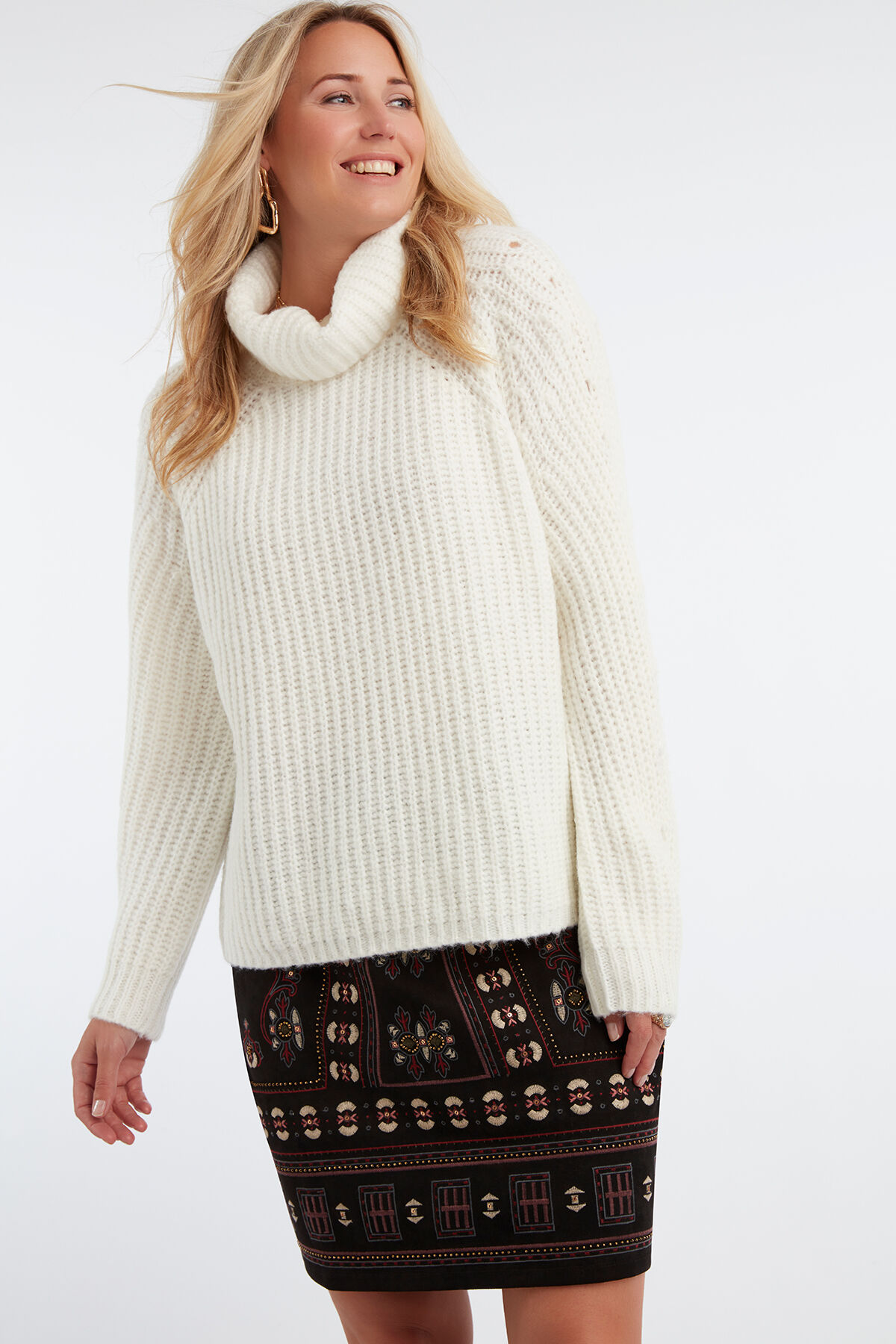 Pull en maille &eacute;pais &agrave; col roul&eacute;   image number 4