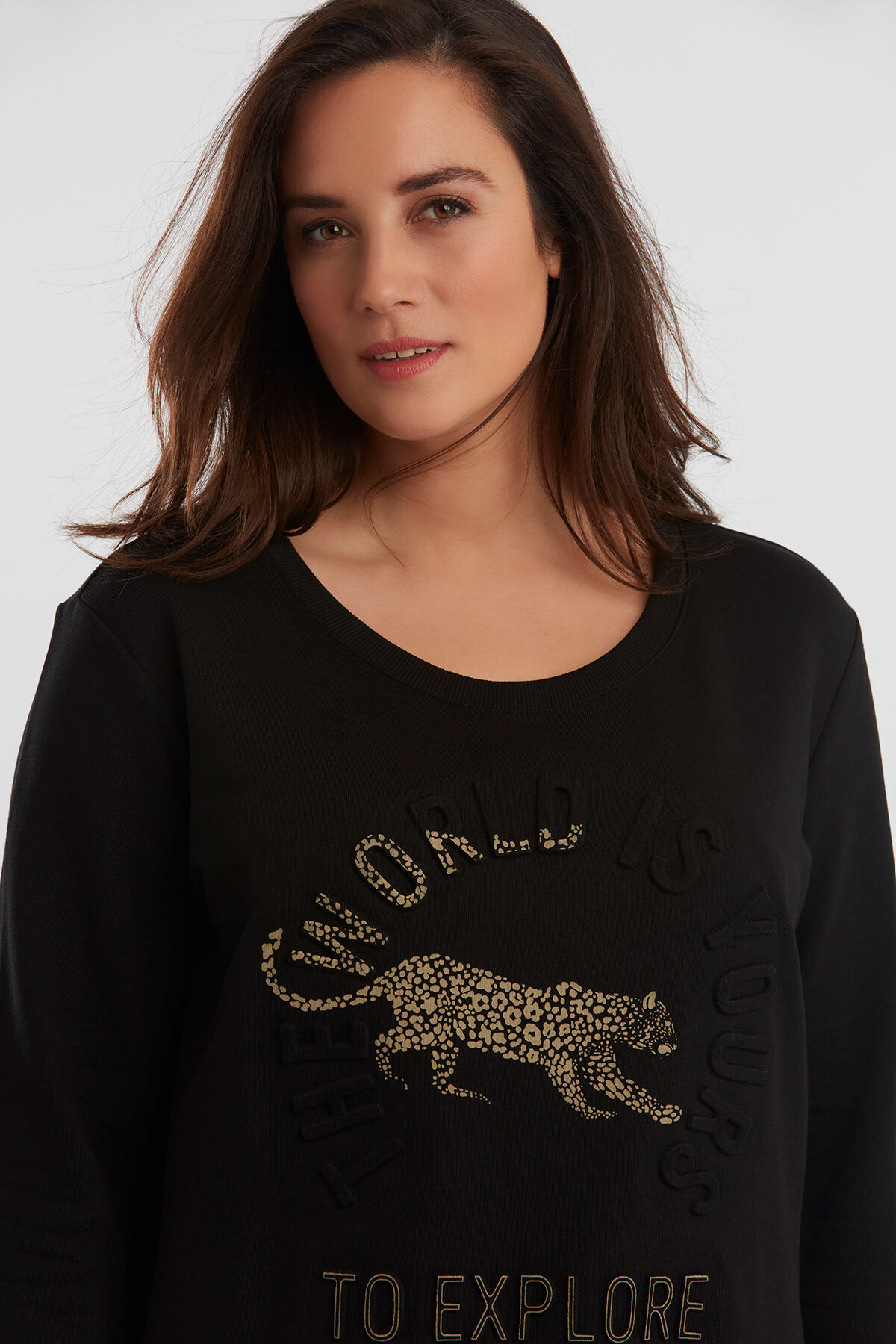 Long sweat-shirt avec motif en relief image number 3