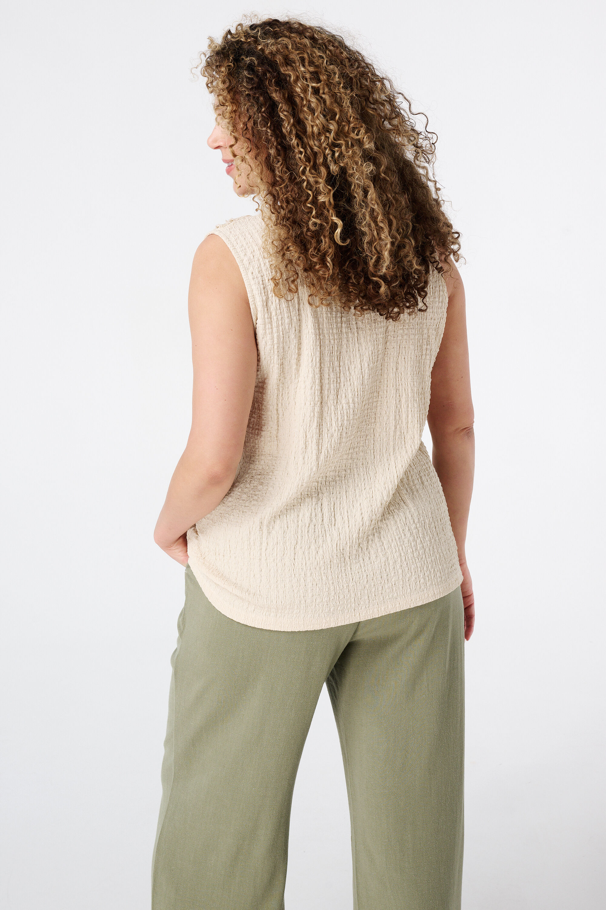 Haut avec volants fantaisie  image number 3