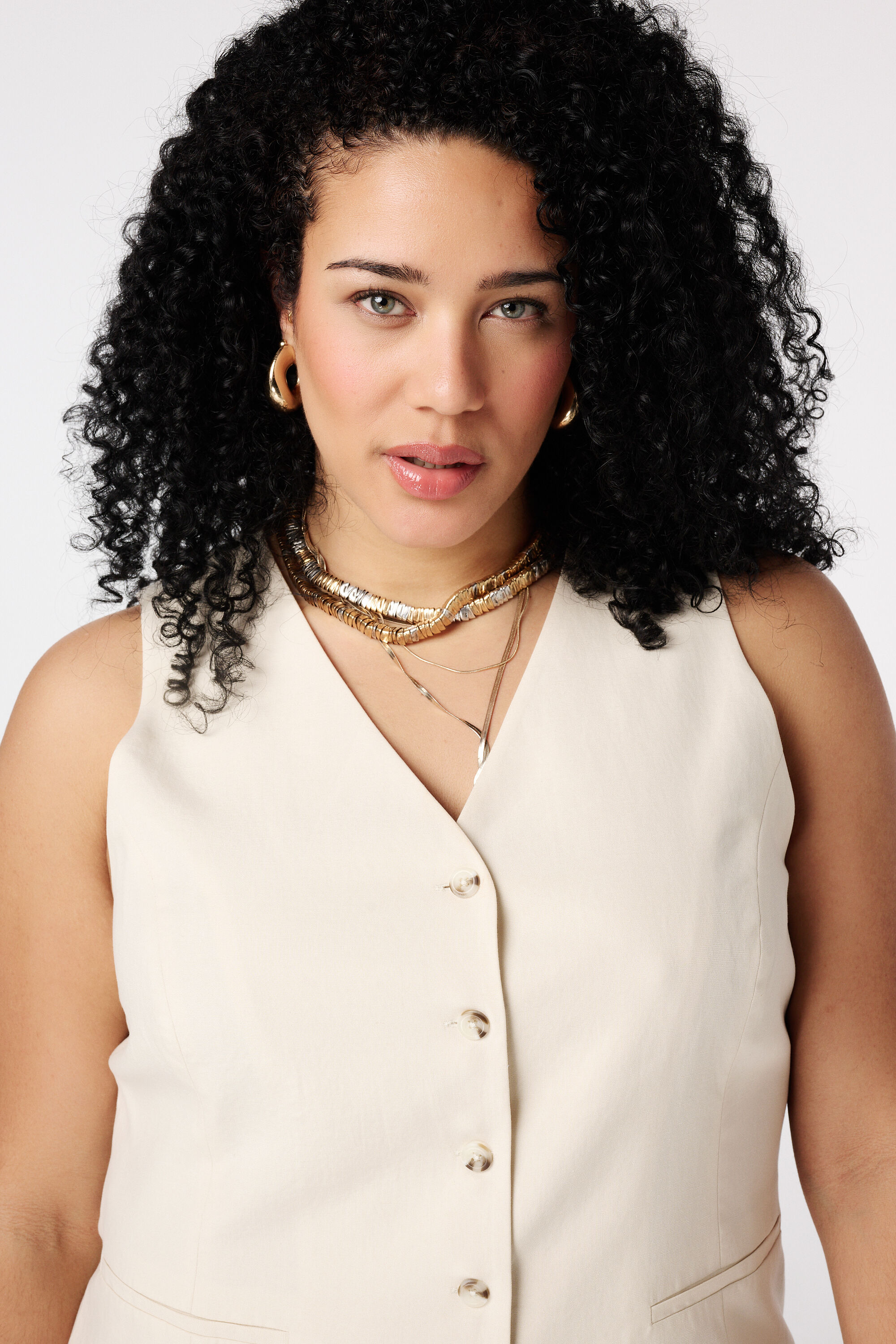 Gilet avec fermeture &agrave; boutons image number 4