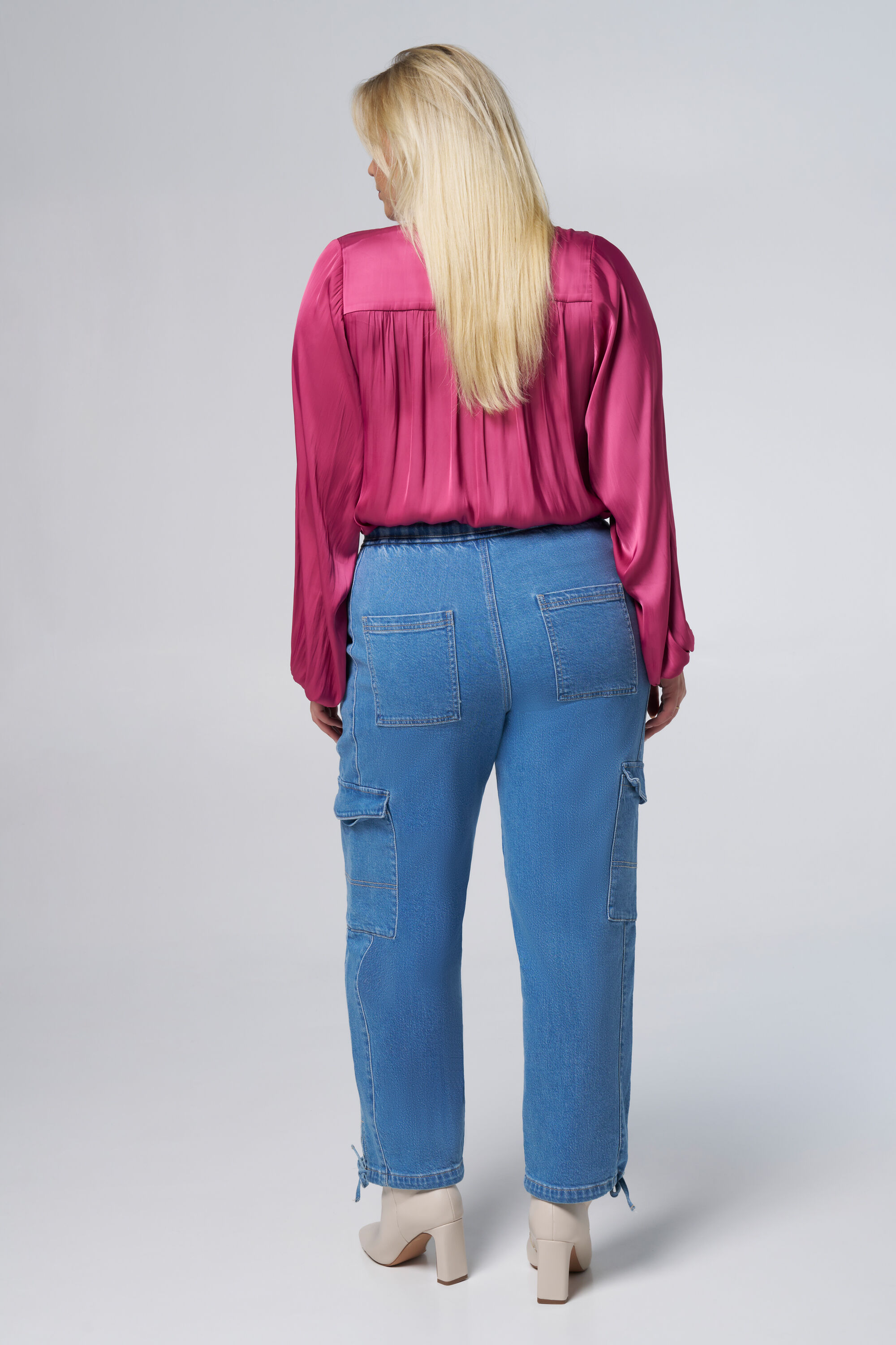 Pantalon cargo avec cordon image number 3