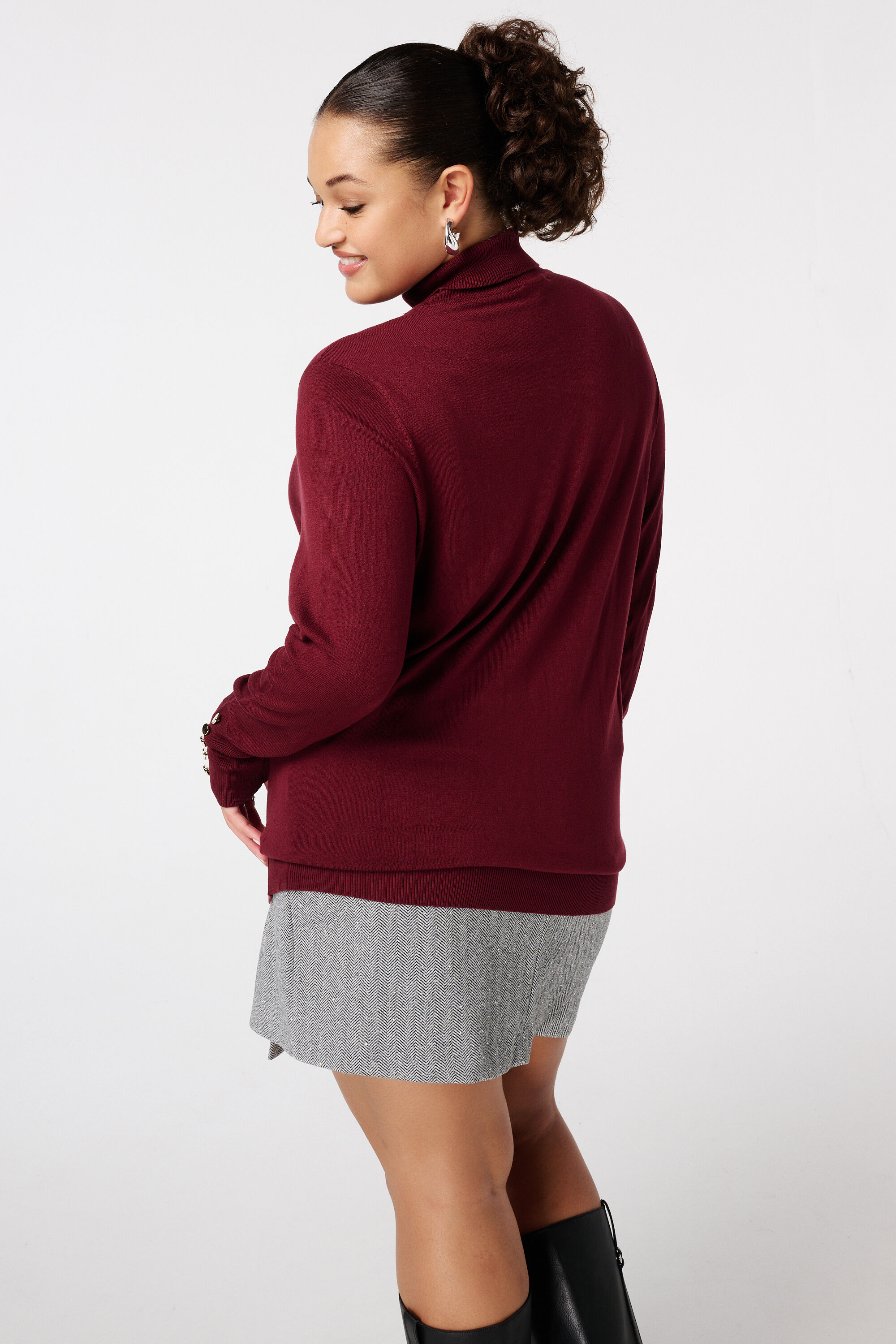 Pull &agrave; col roul&eacute; et boutons d&eacute;coratifs image number 3