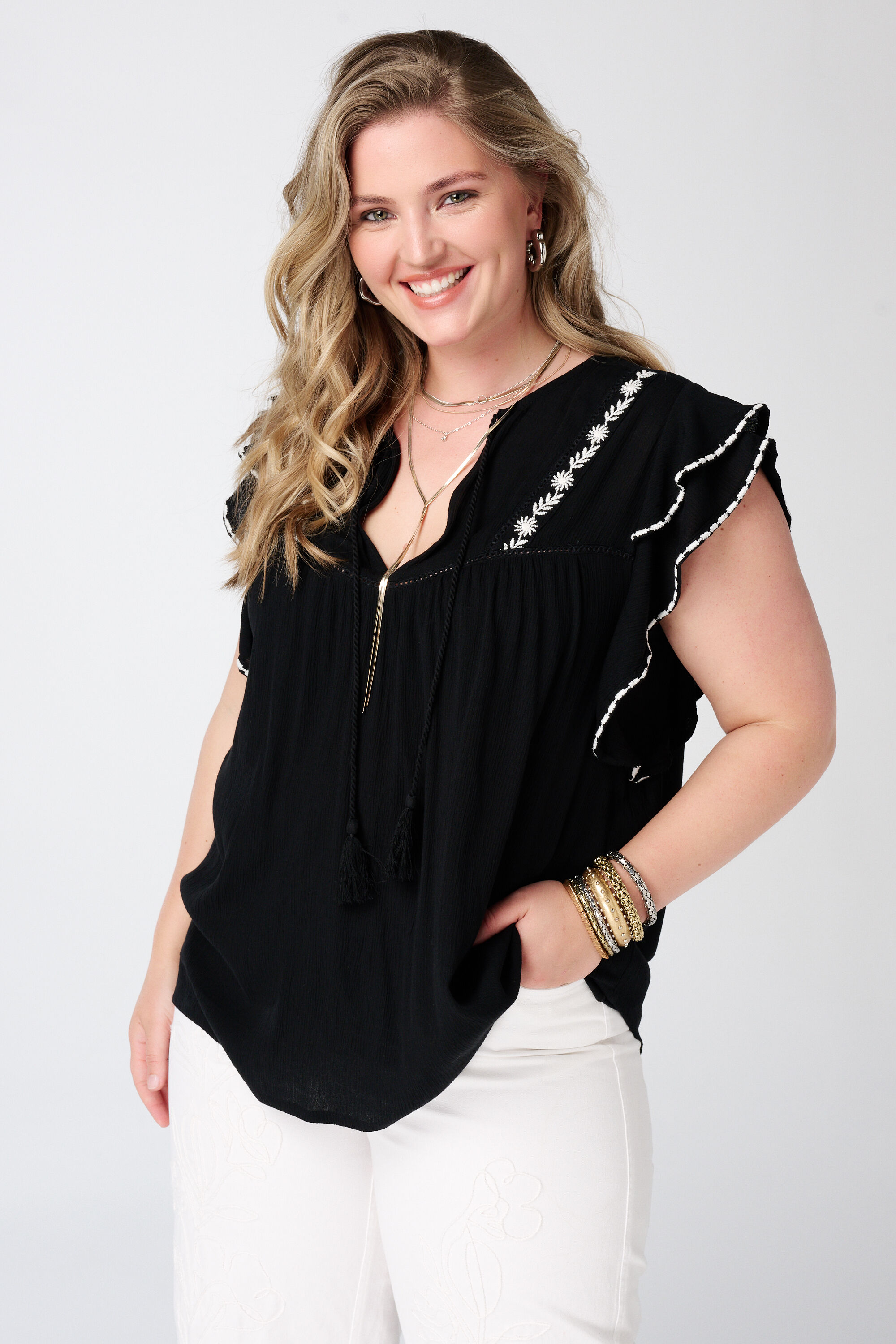 Blouse &agrave; manches courtes &agrave; volants