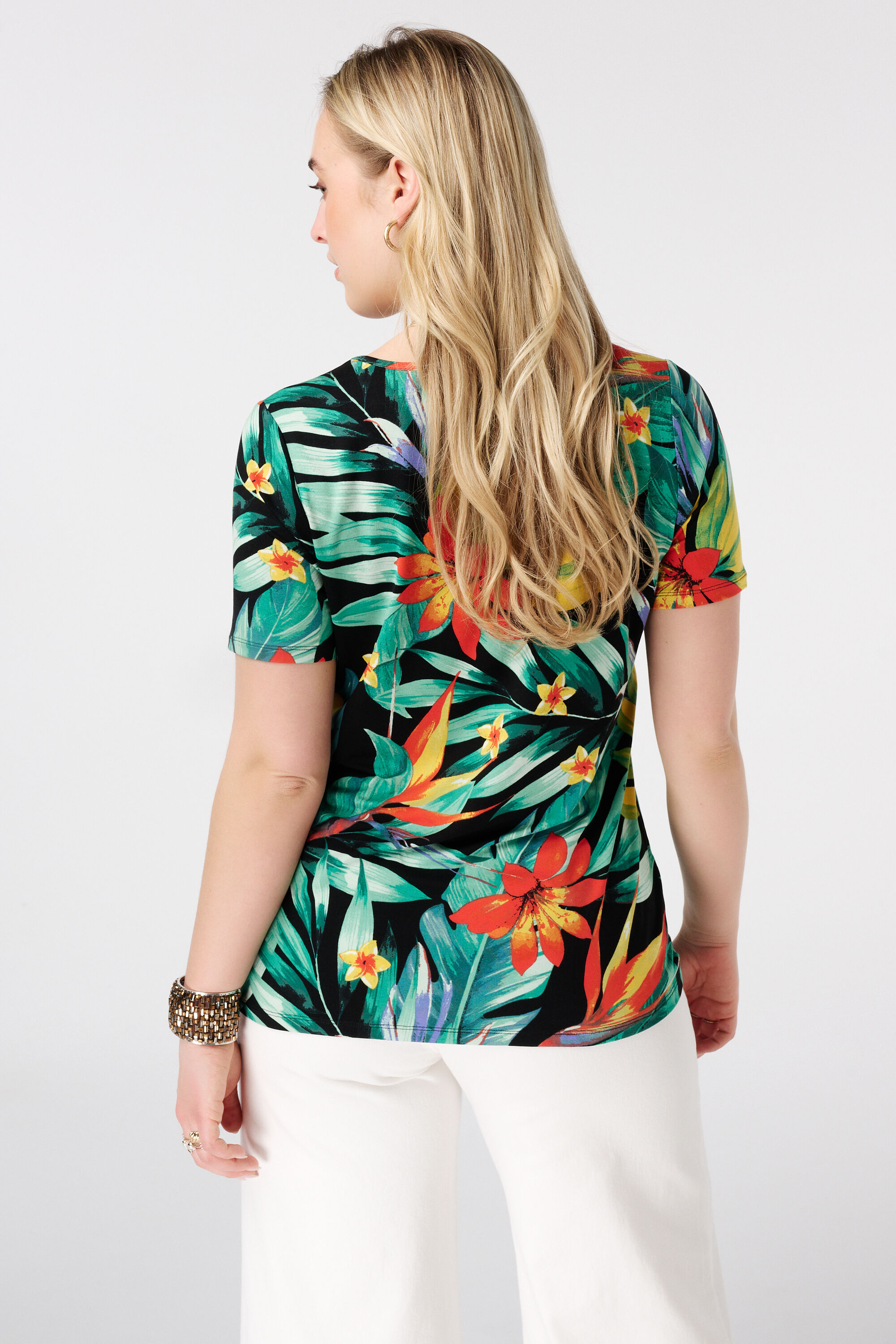 T shirt avec imprim&eacute; et col en V image number 3