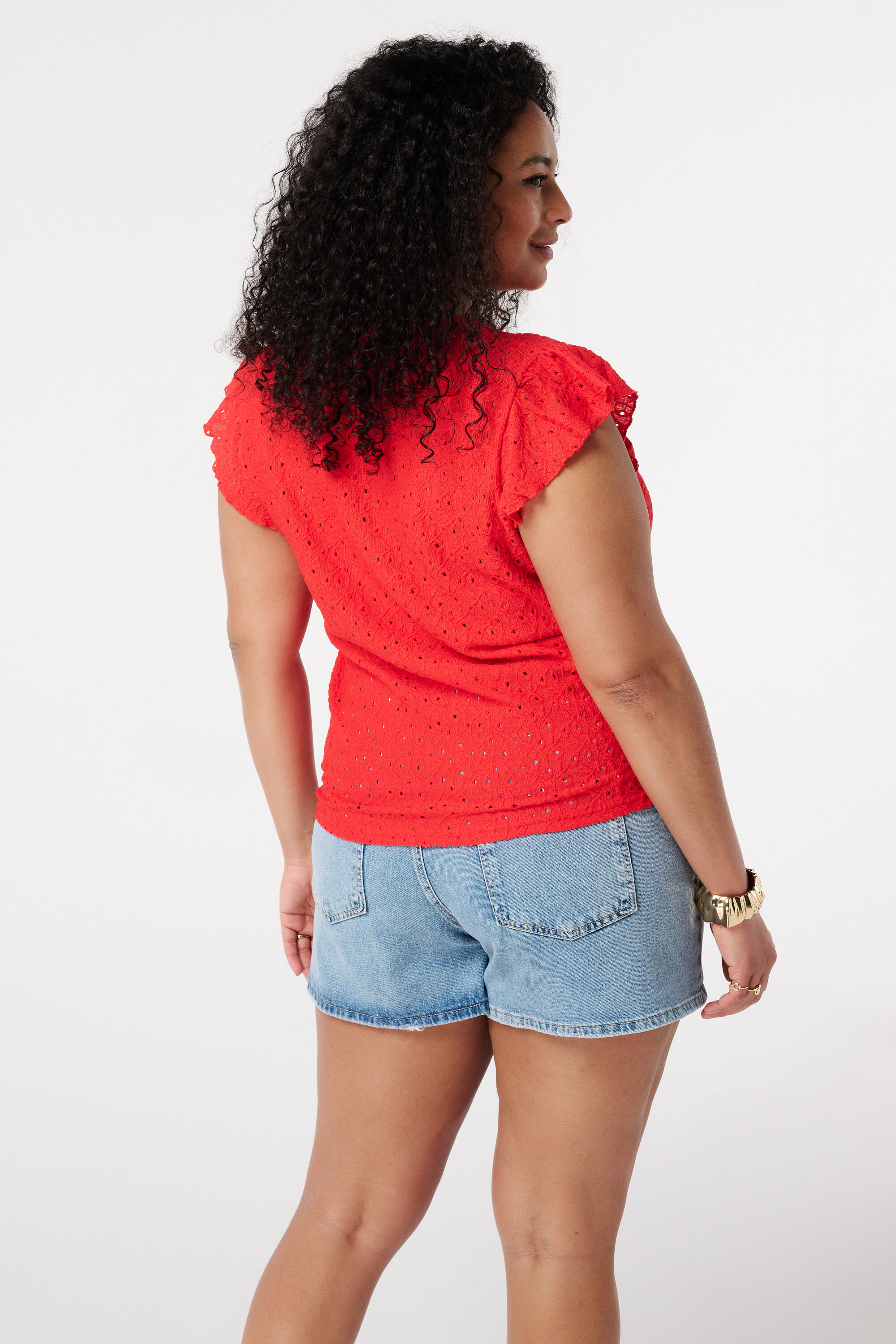 Haut avec d&eacute;tails en crochet  image number 3