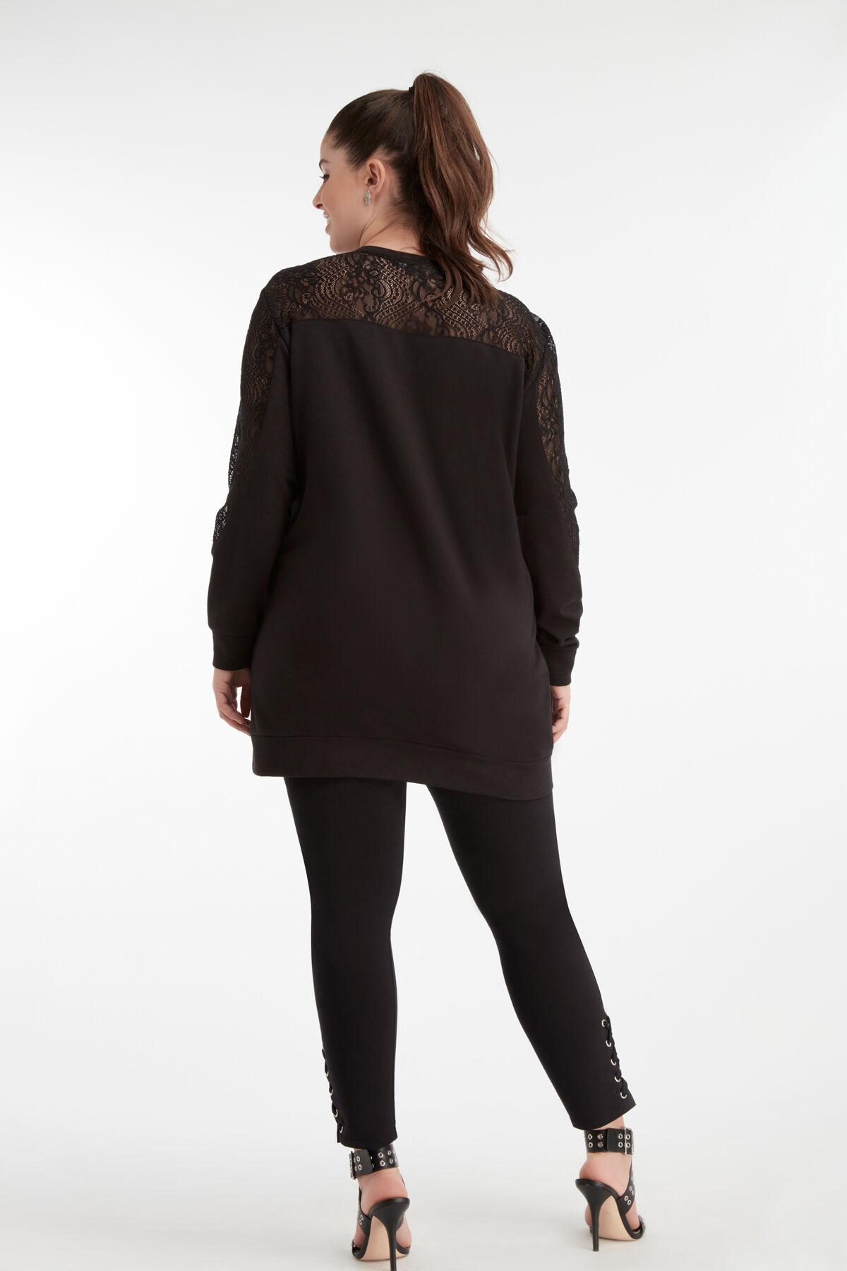 Pull avec dentelle image number 5