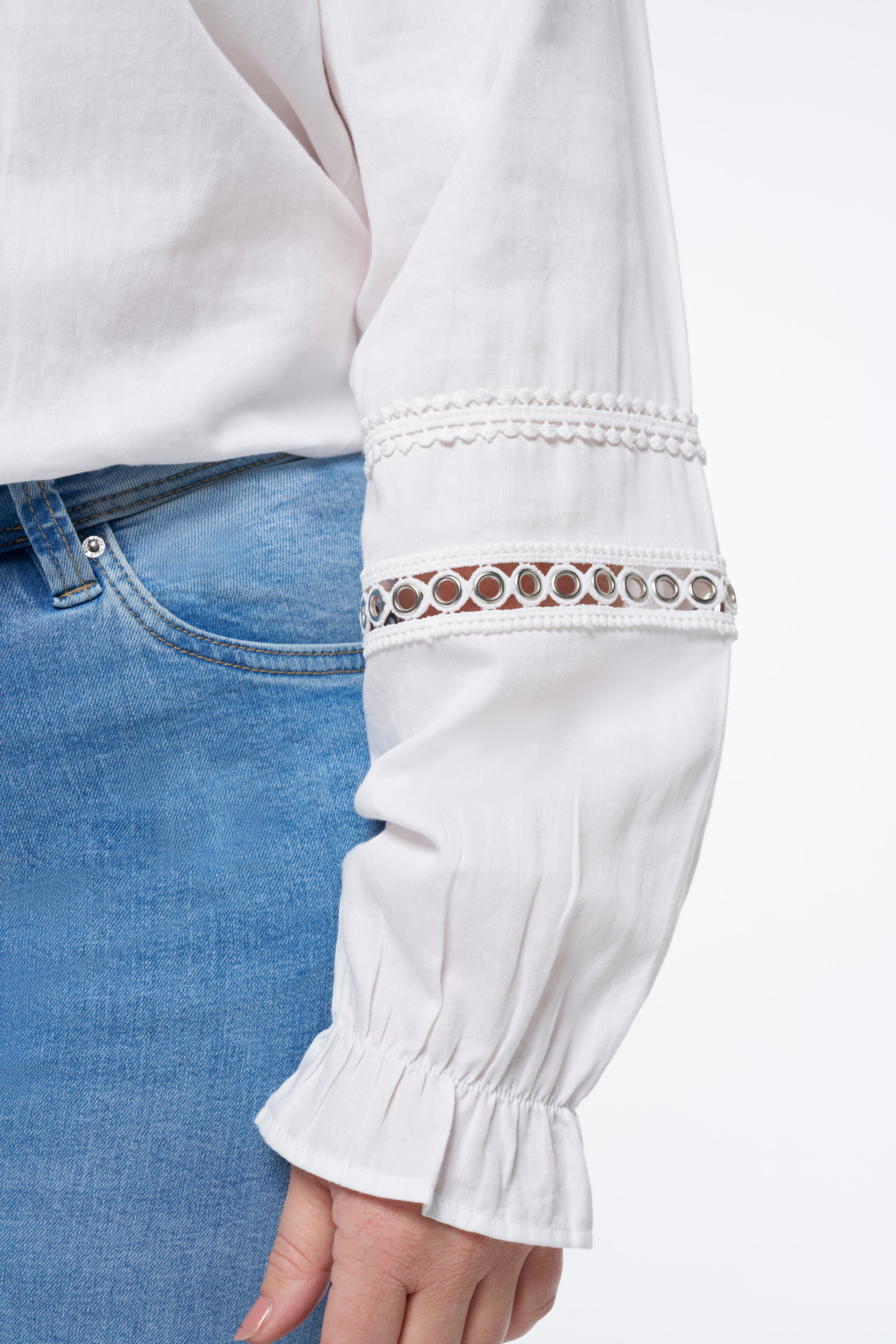 Chemisier avec d&eacute;tails et col montant image number 4