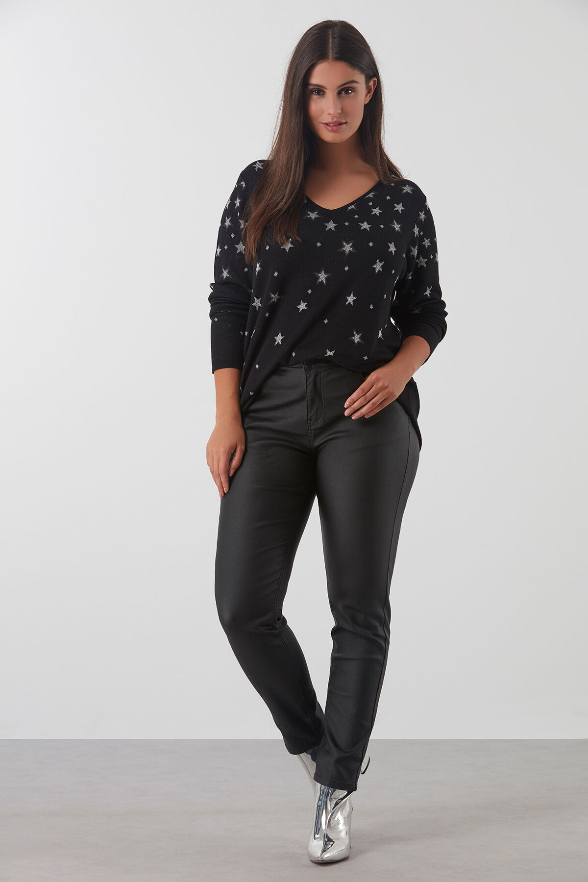 Pantalon slim enduit image number 4