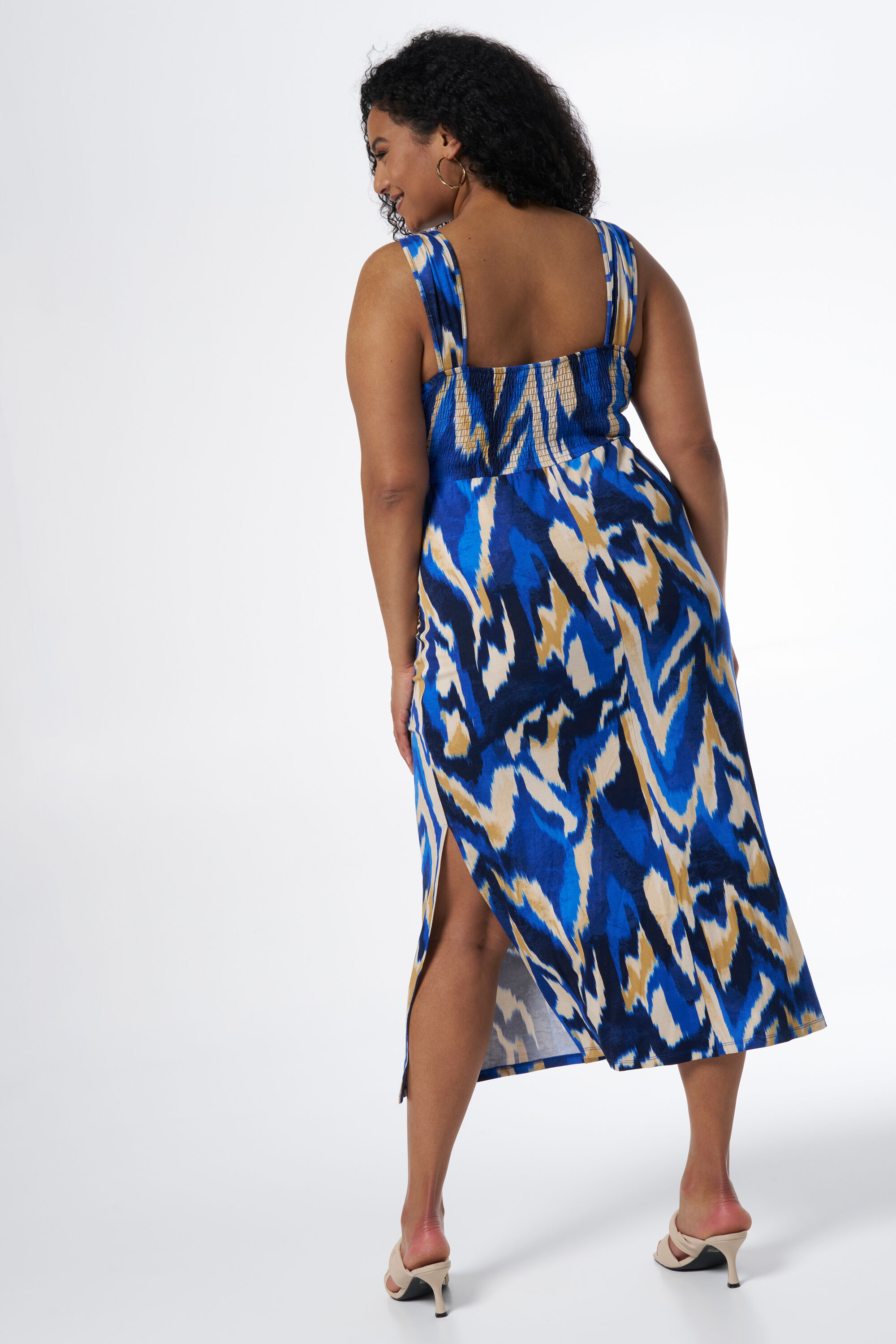 Robe midi &agrave; d&eacute;tails torsad&eacute;s  image number 3