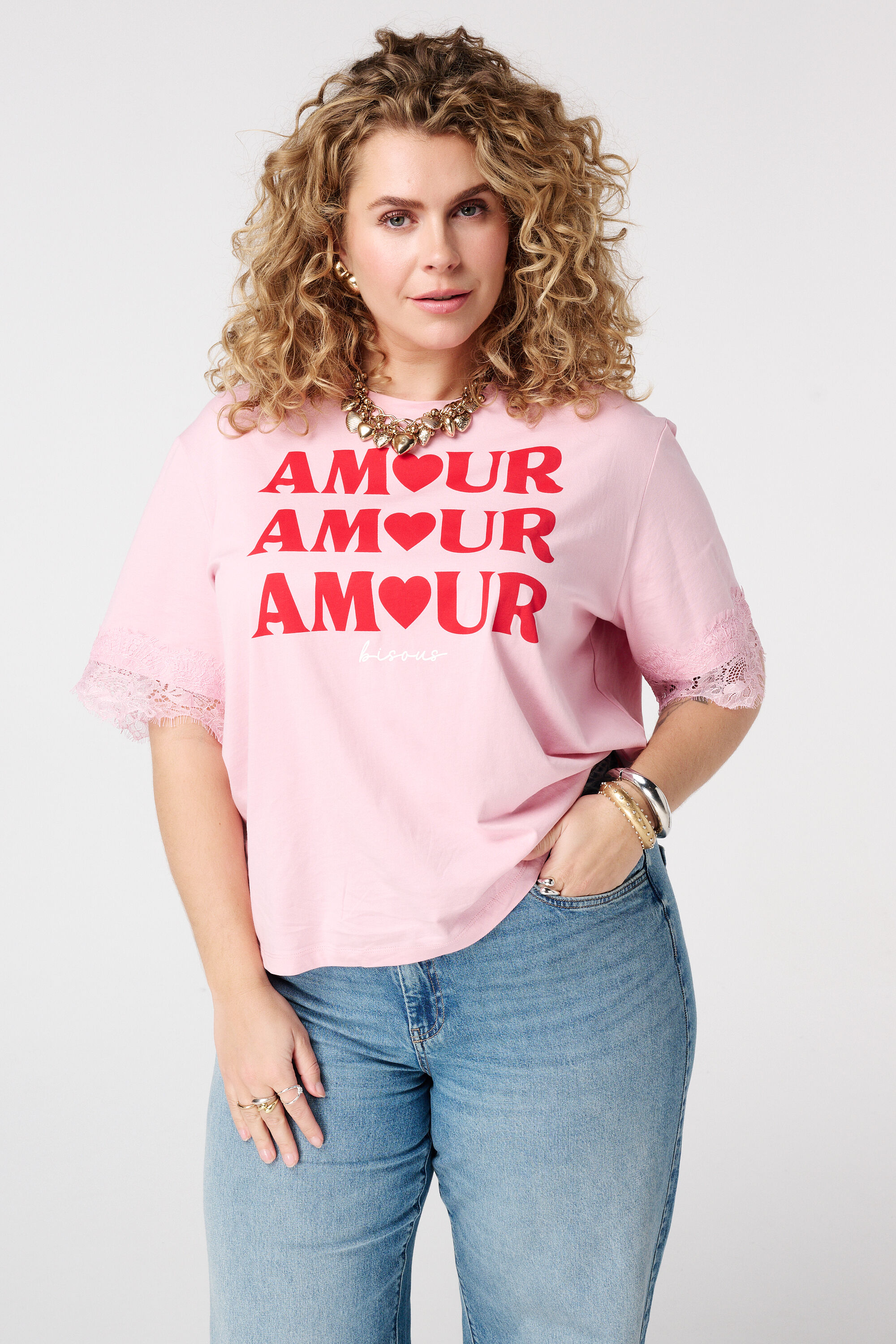 T-shirt avec d&eacute;tails en dentelle image number 0