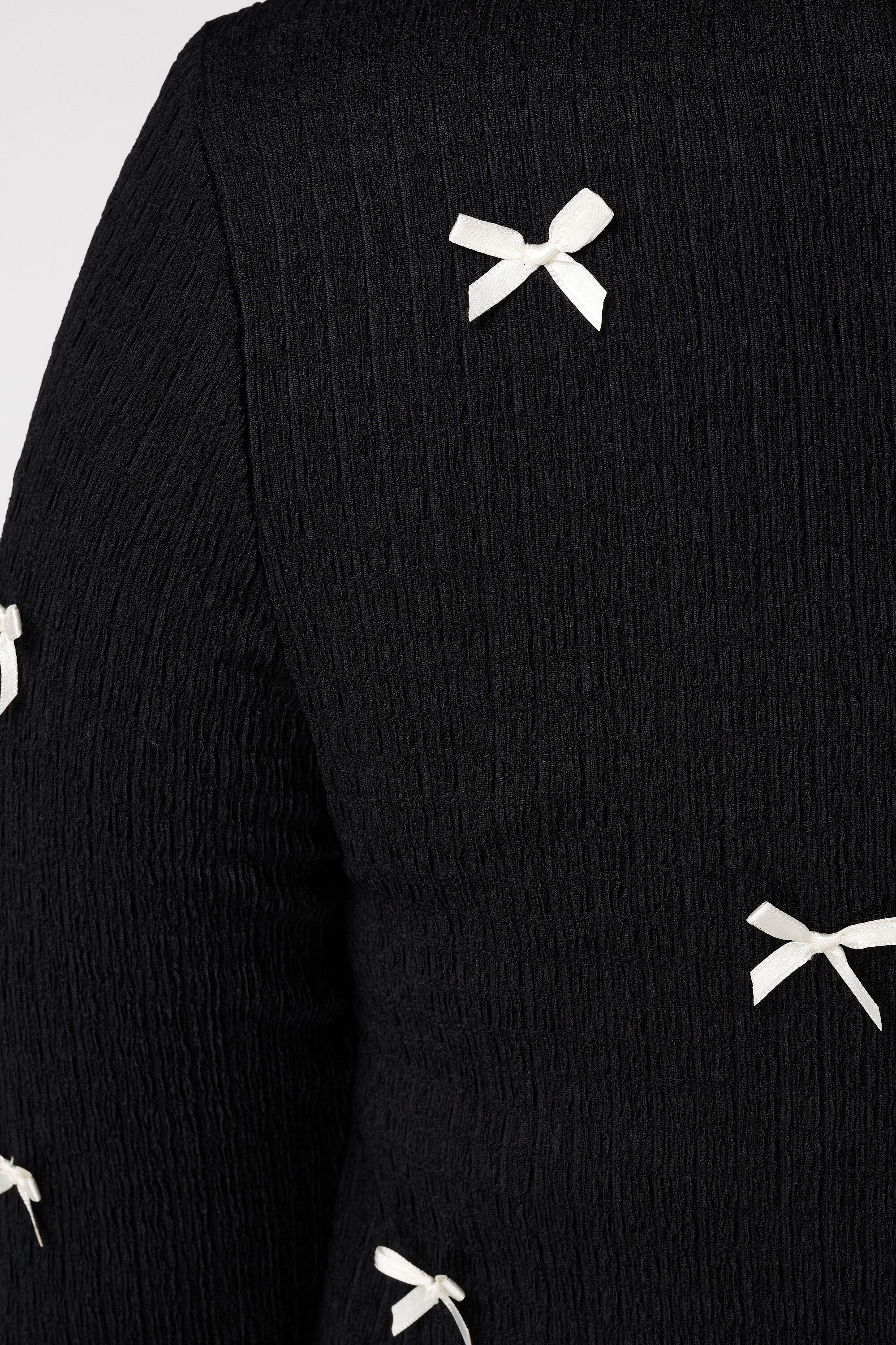 Top avec d&eacute;tails n&oelig;uds image number 6