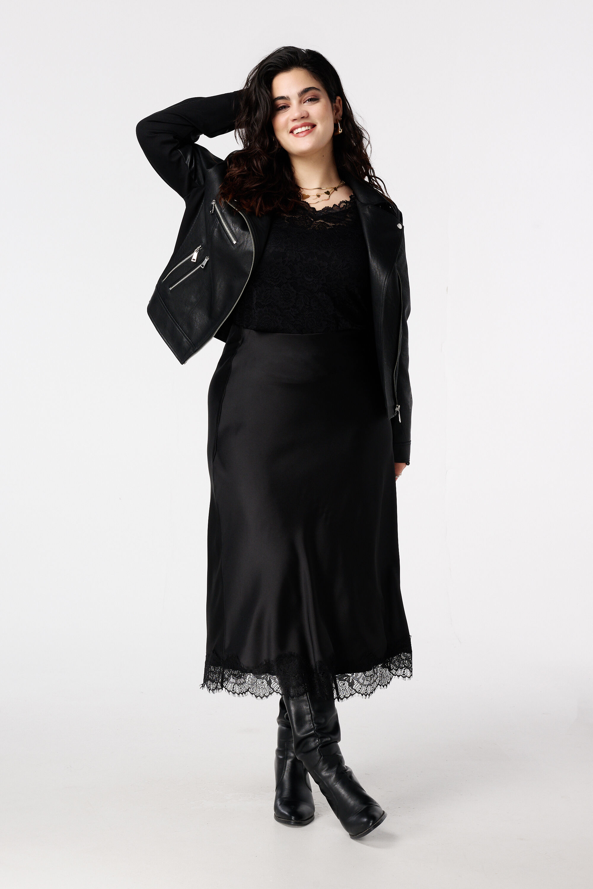 Jupe effet satin avec d&eacute;tail dentelle