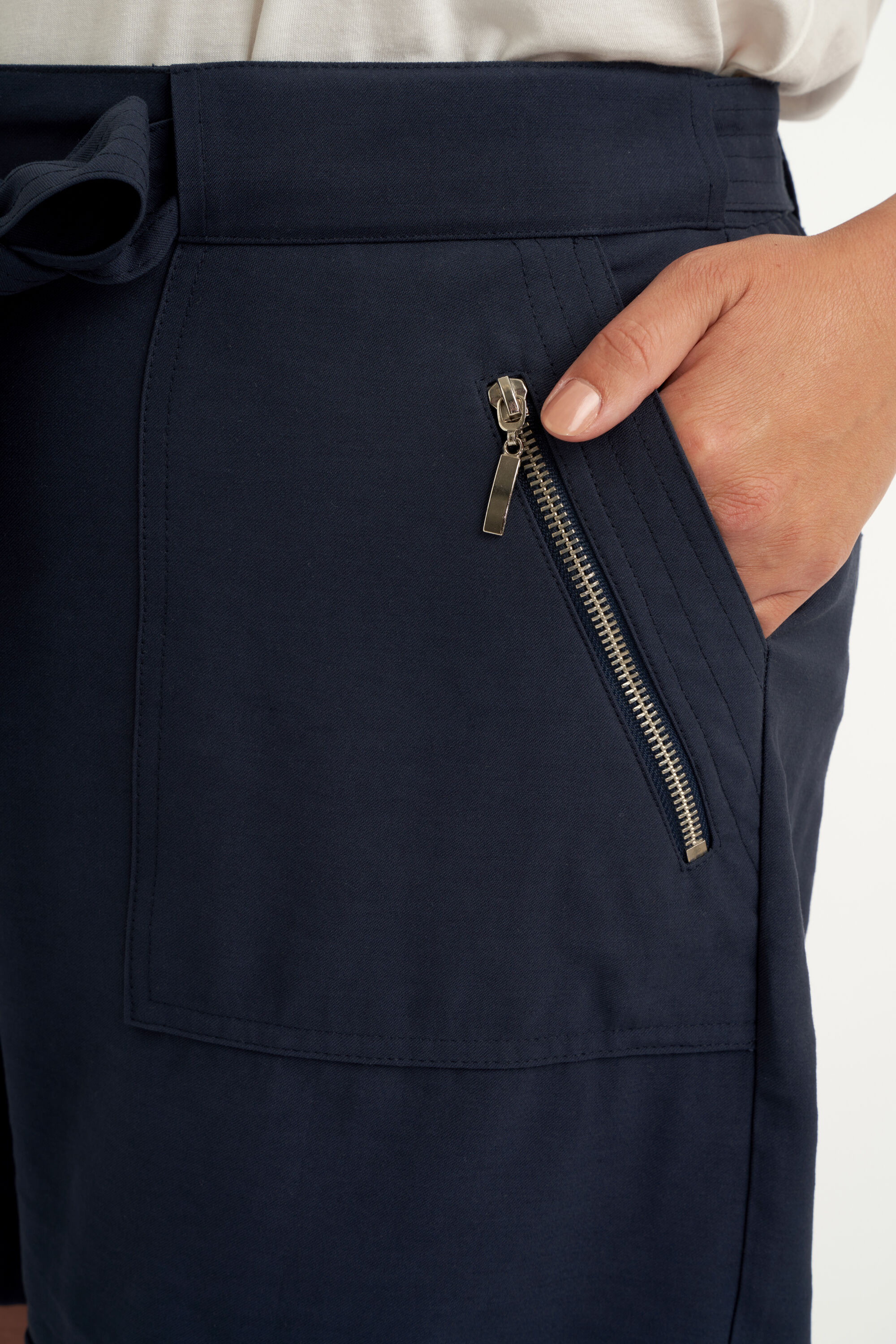 Short &agrave; fermeture &eacute;clair  image number 6