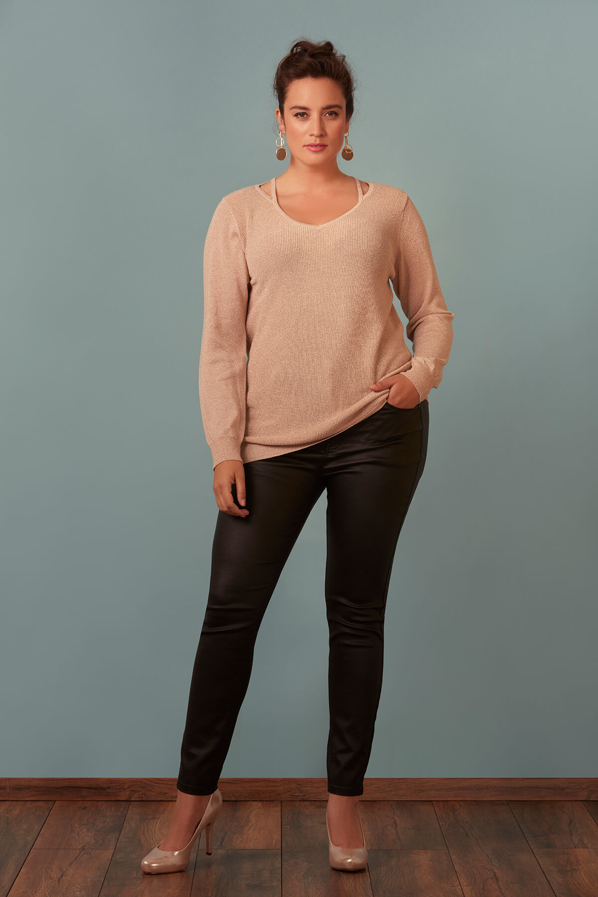 Pull-over avec d&eacute;tail ajour&eacute; image number 3