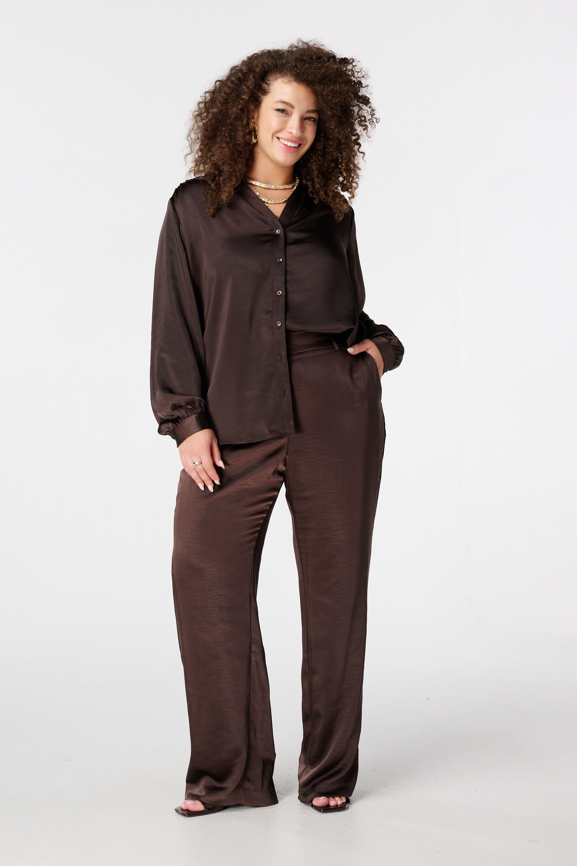 Blouse aspect satin&eacute; image number 5