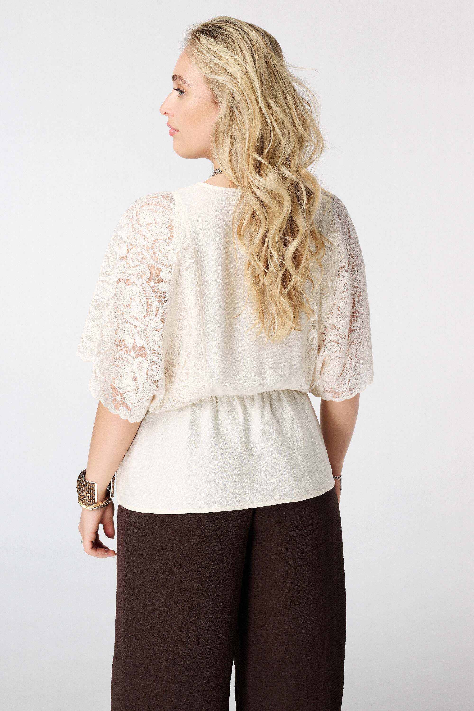 Blouse avec manches en dentelle image number 3