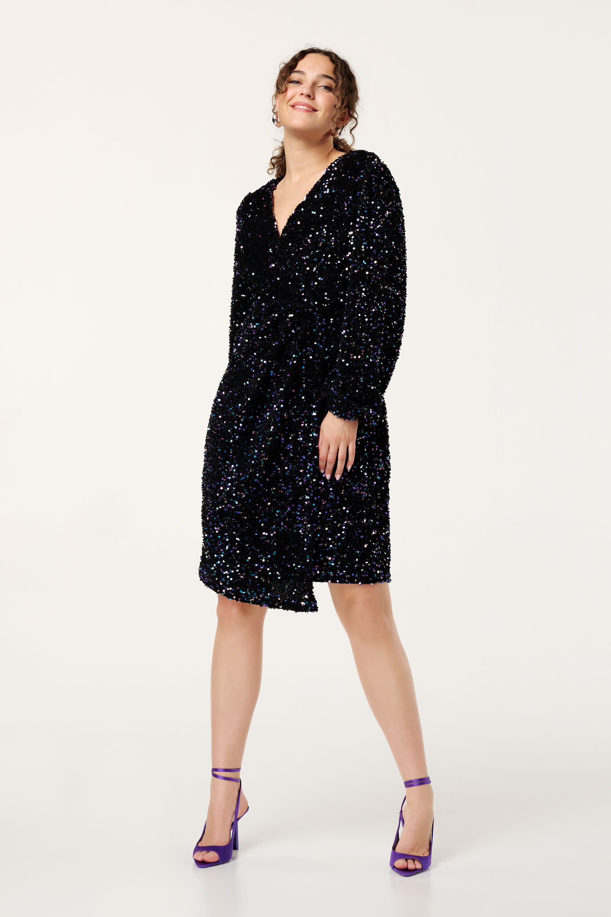 Robe &agrave; paillettes image number 5