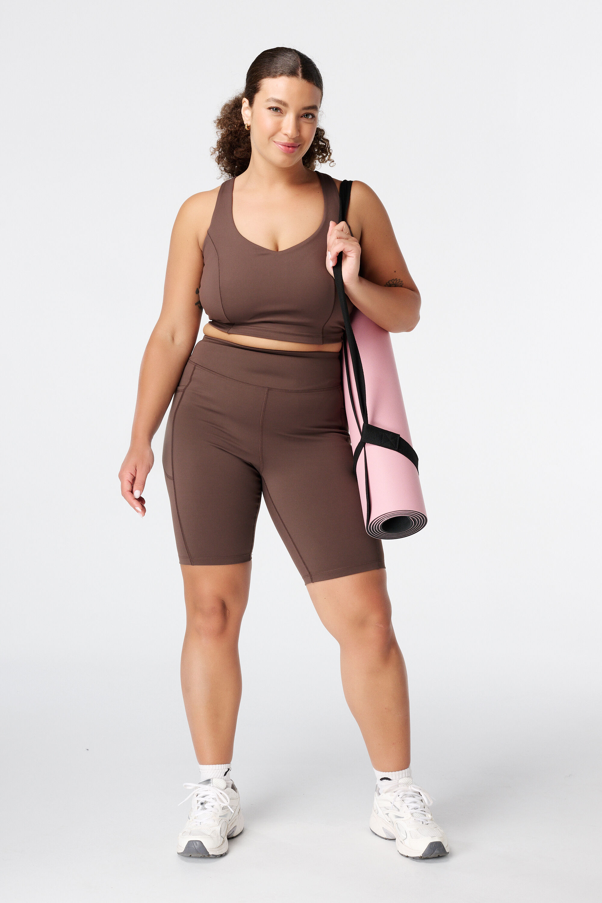 Legging de sport courte avec poches lat&eacute;rales image number 0