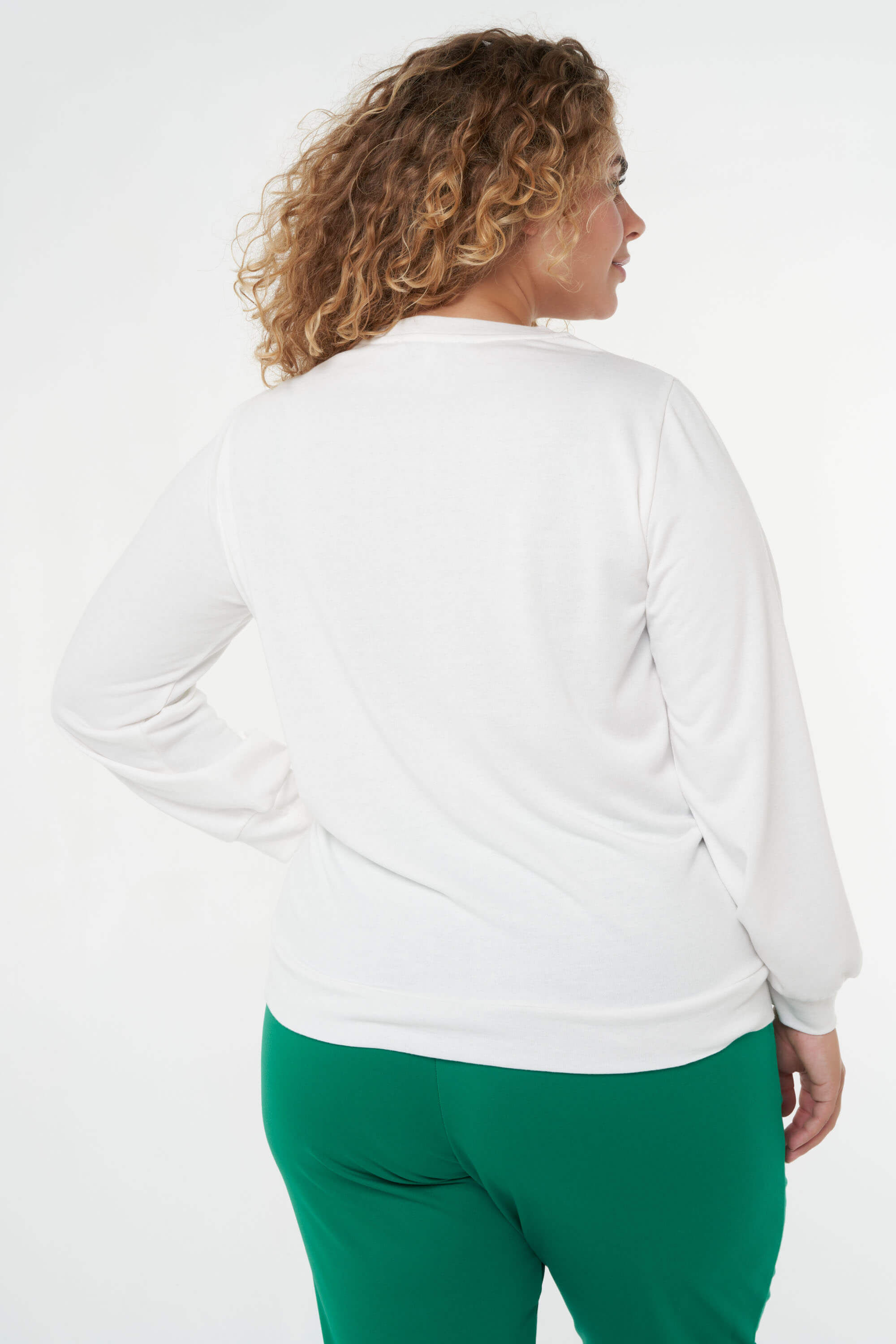 Pull avec inscription image number 4