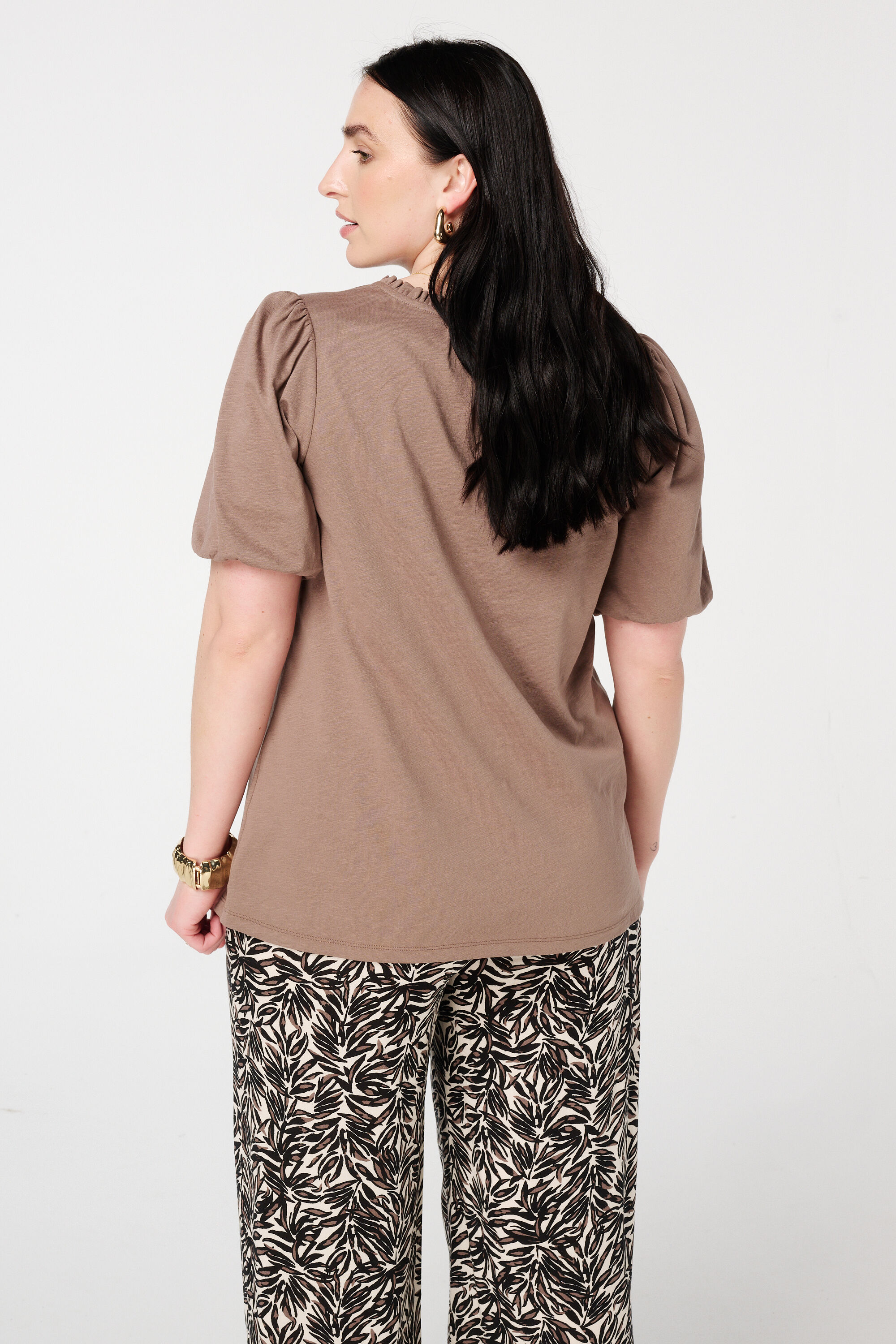 Haut avec col en V &agrave; volants image number 3