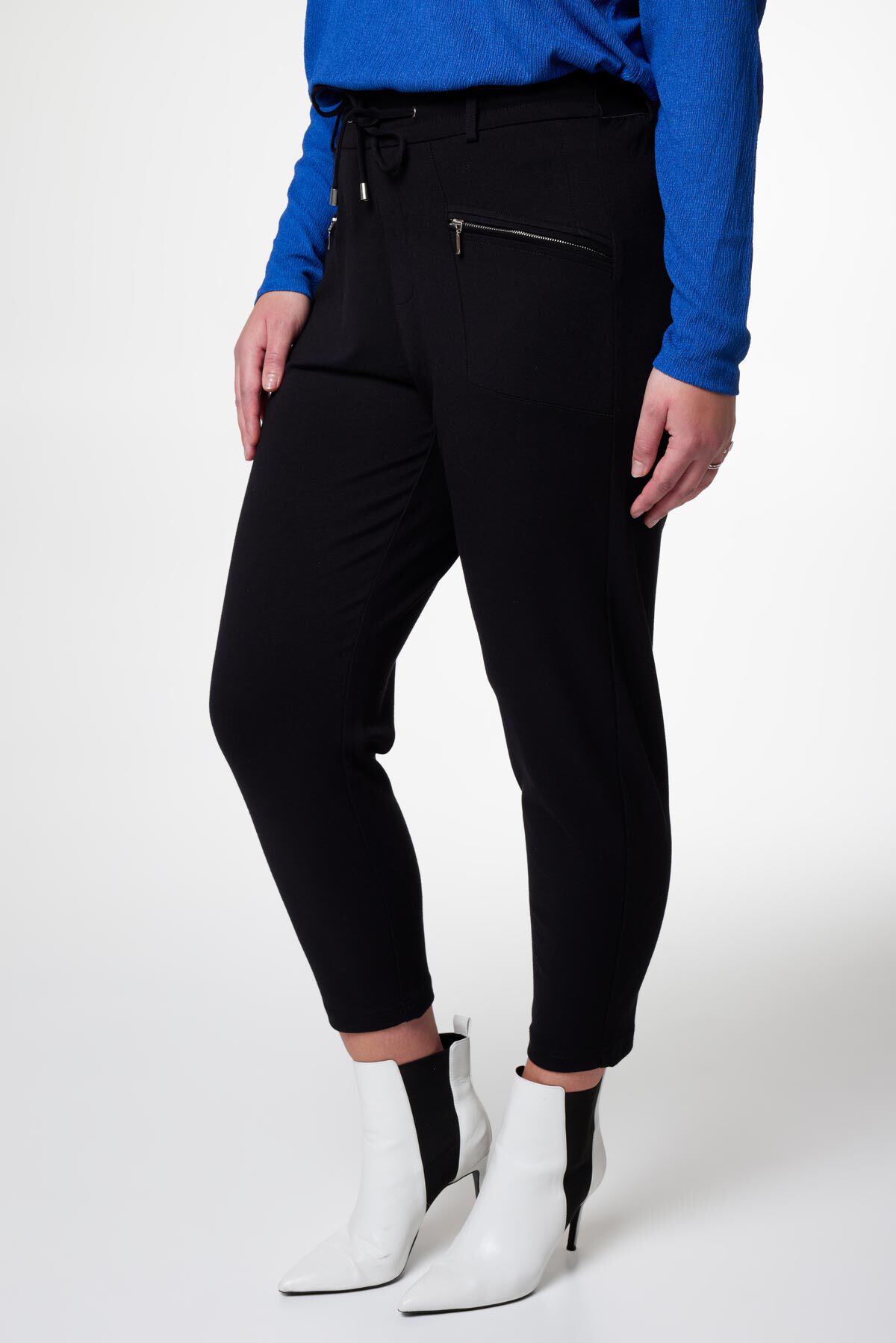 Pantalon zipp&eacute; longueur cheville image number 5